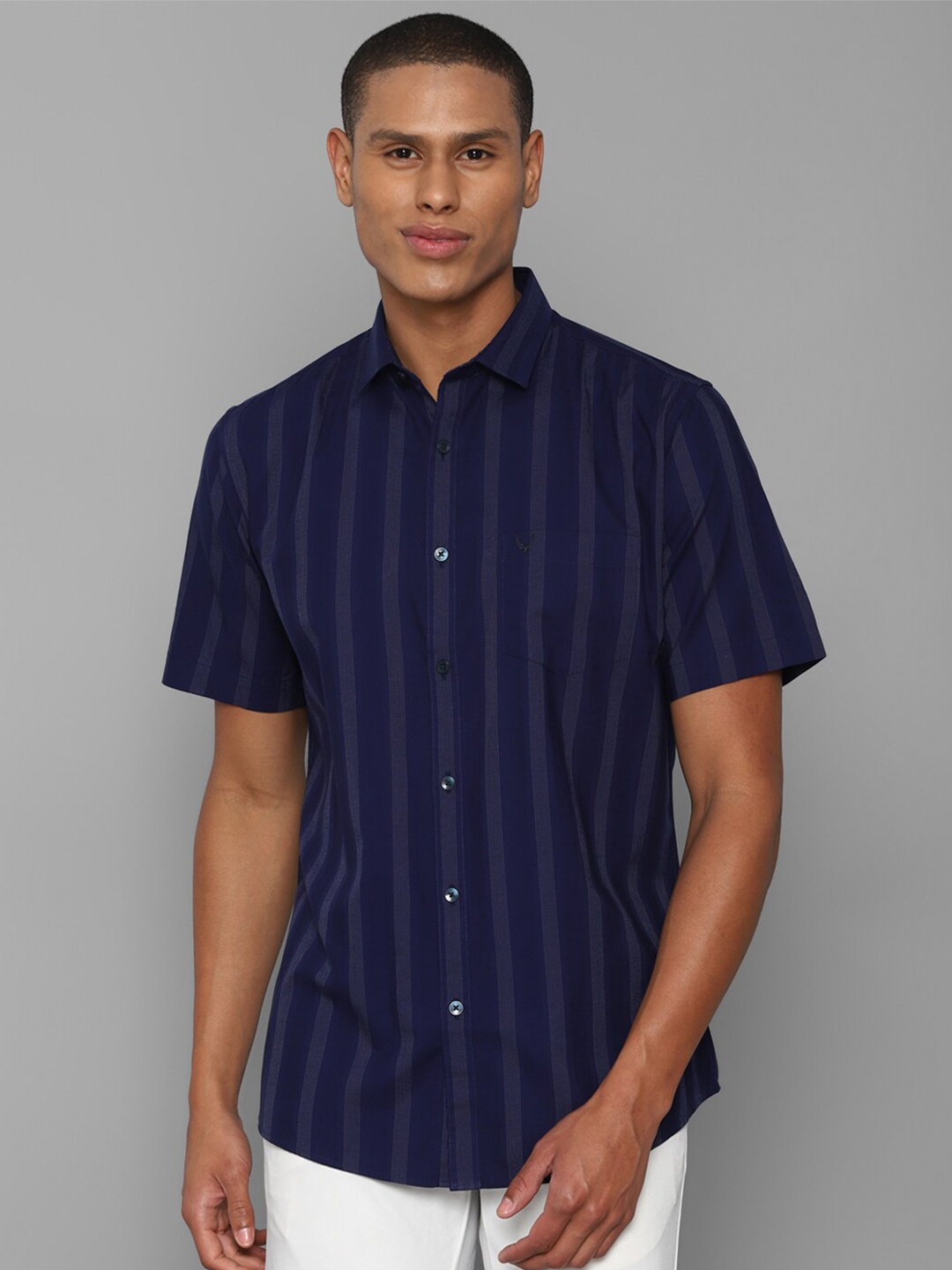 

Allen Solly Men Navy Blue Slim Fit Striped Pure Cotton Casual Shirt