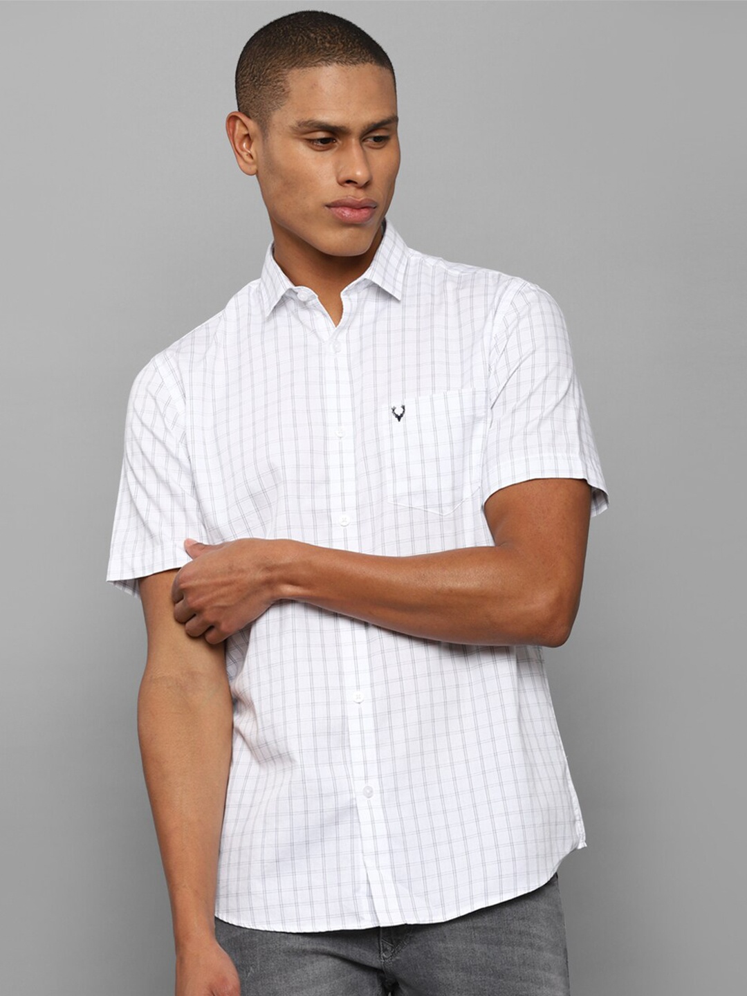 

Allen Solly Men White Checked Pure Cotton Short Sleeves Casual Shirt