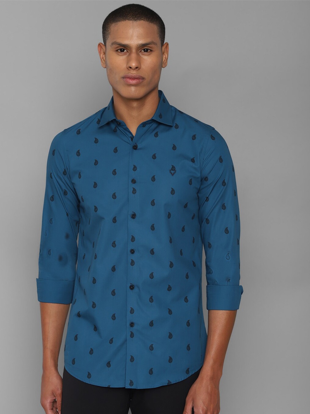 

Allen Solly Men Blue Slim Fit Printed Pure Cotton Casual Shirt