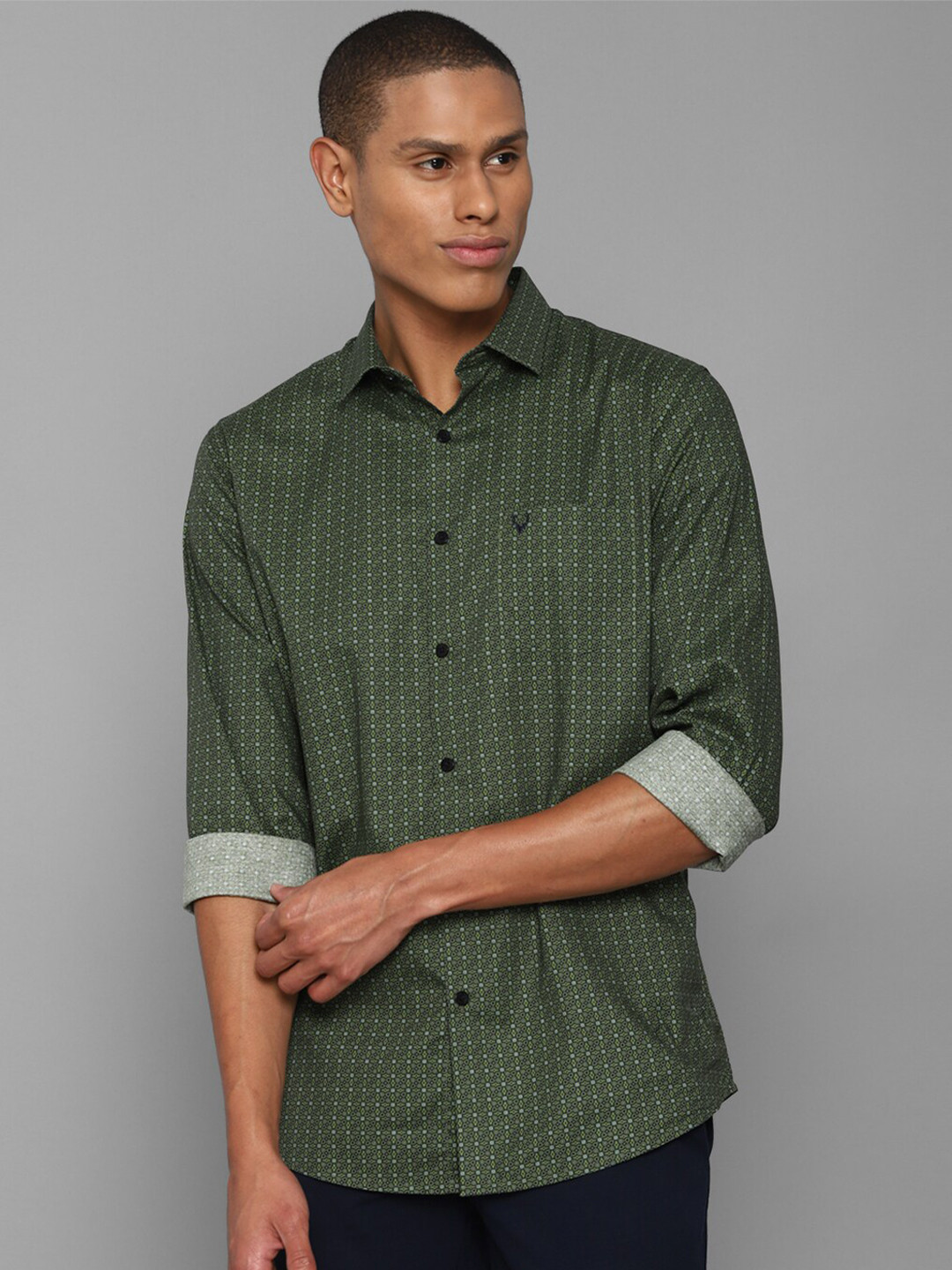 

Allen Solly Men Olive Green Slim Fit Printed Pure Cotton Casual Shirt