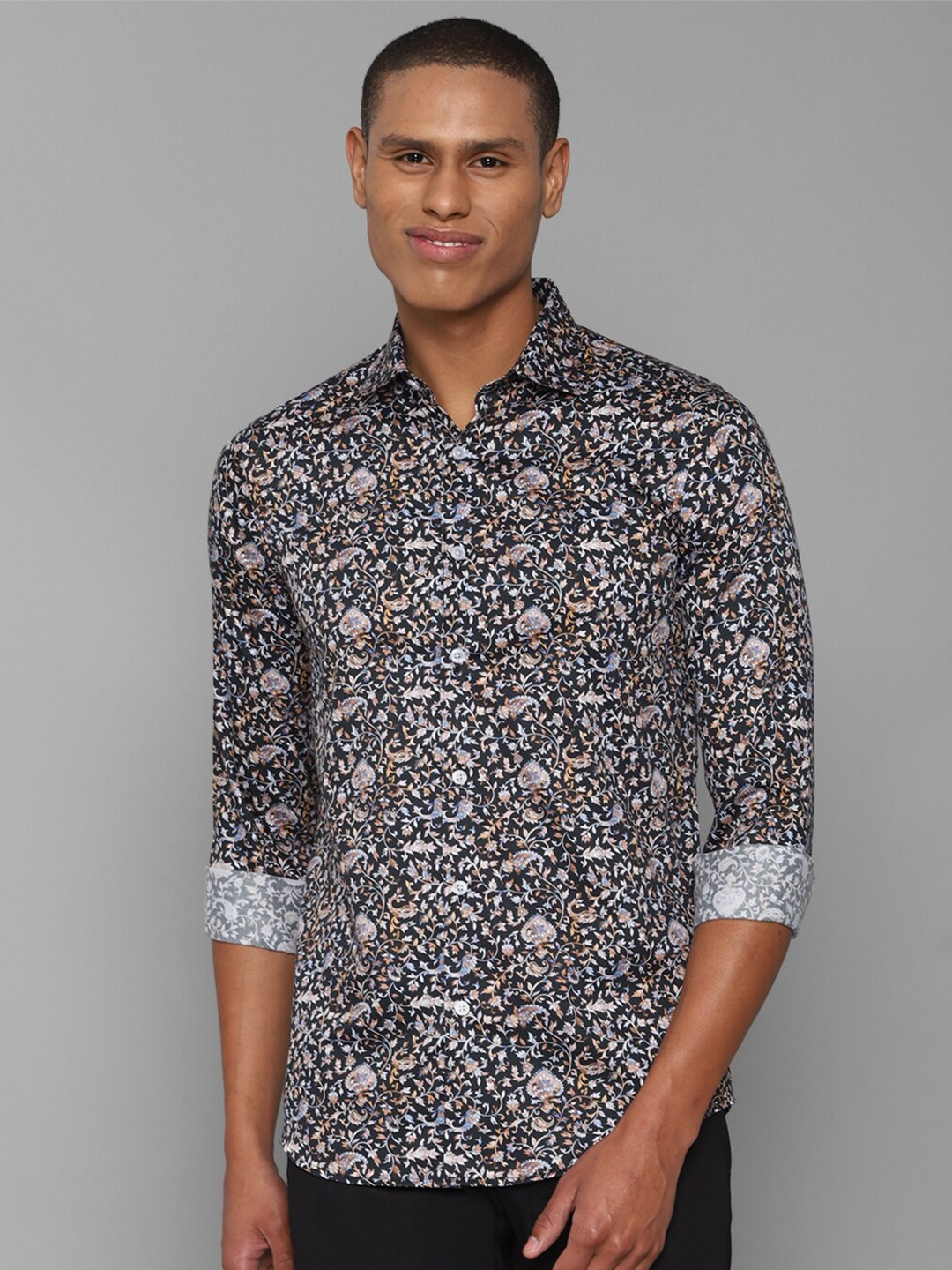 

Allen Solly Men Black Slim Fit Floral Printed Cotton Casual Shirt