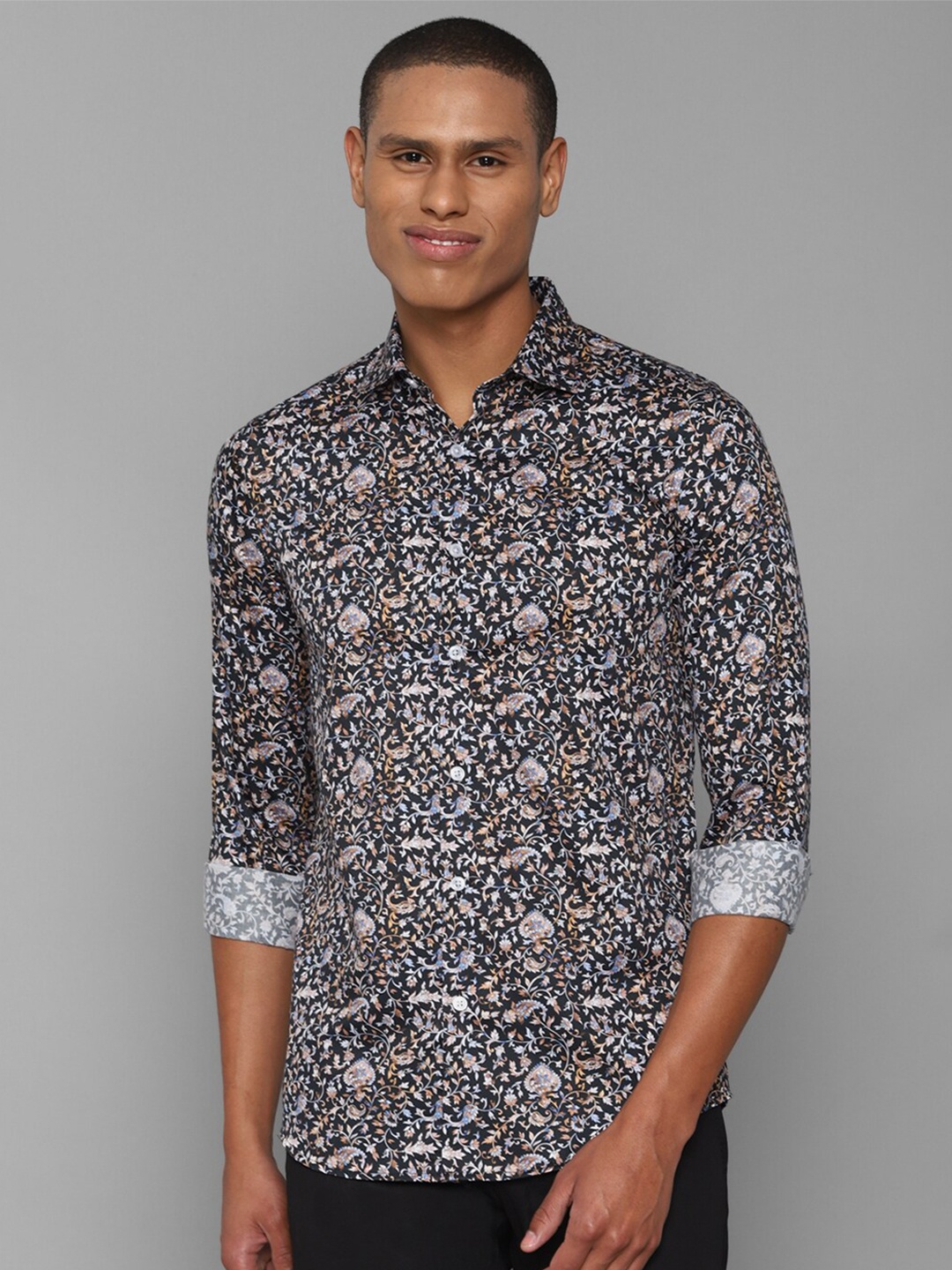

Allen Solly Men Black & Brown Printed Pure Cotton Casual Shirt
