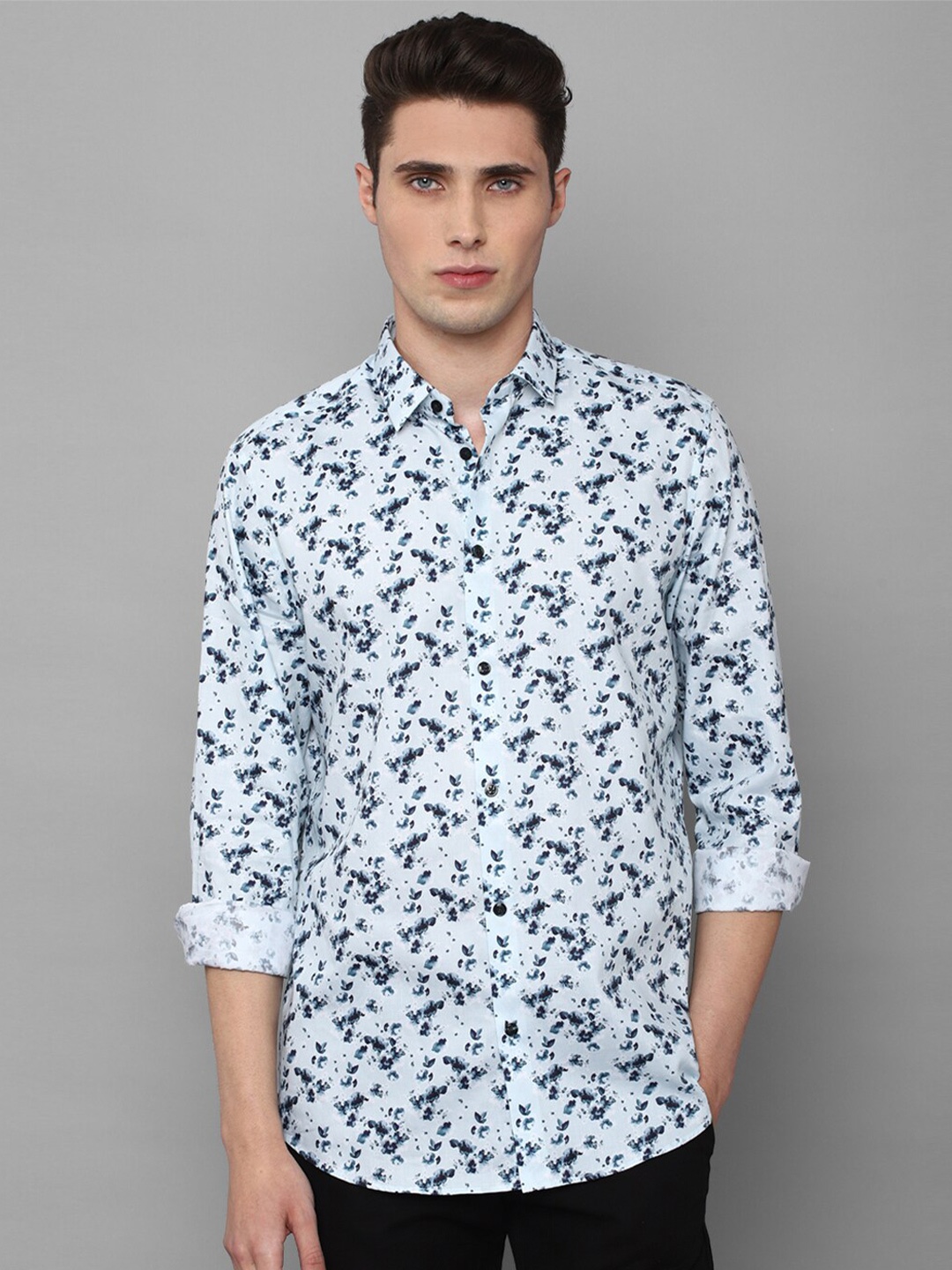 

Louis Philippe Sport Men Blue Slim Fit Floral Printed Casual Shirt