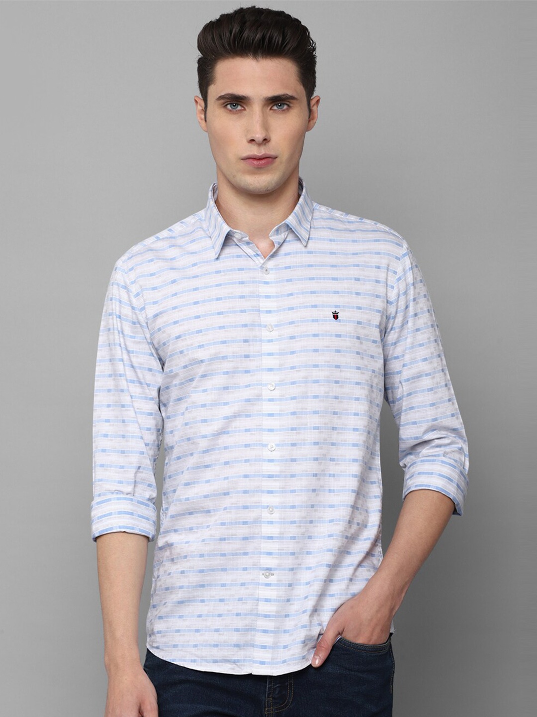 

Louis Philippe Sport Men Blue Slim Fit Horizontal Stripes Striped Casual Shirt