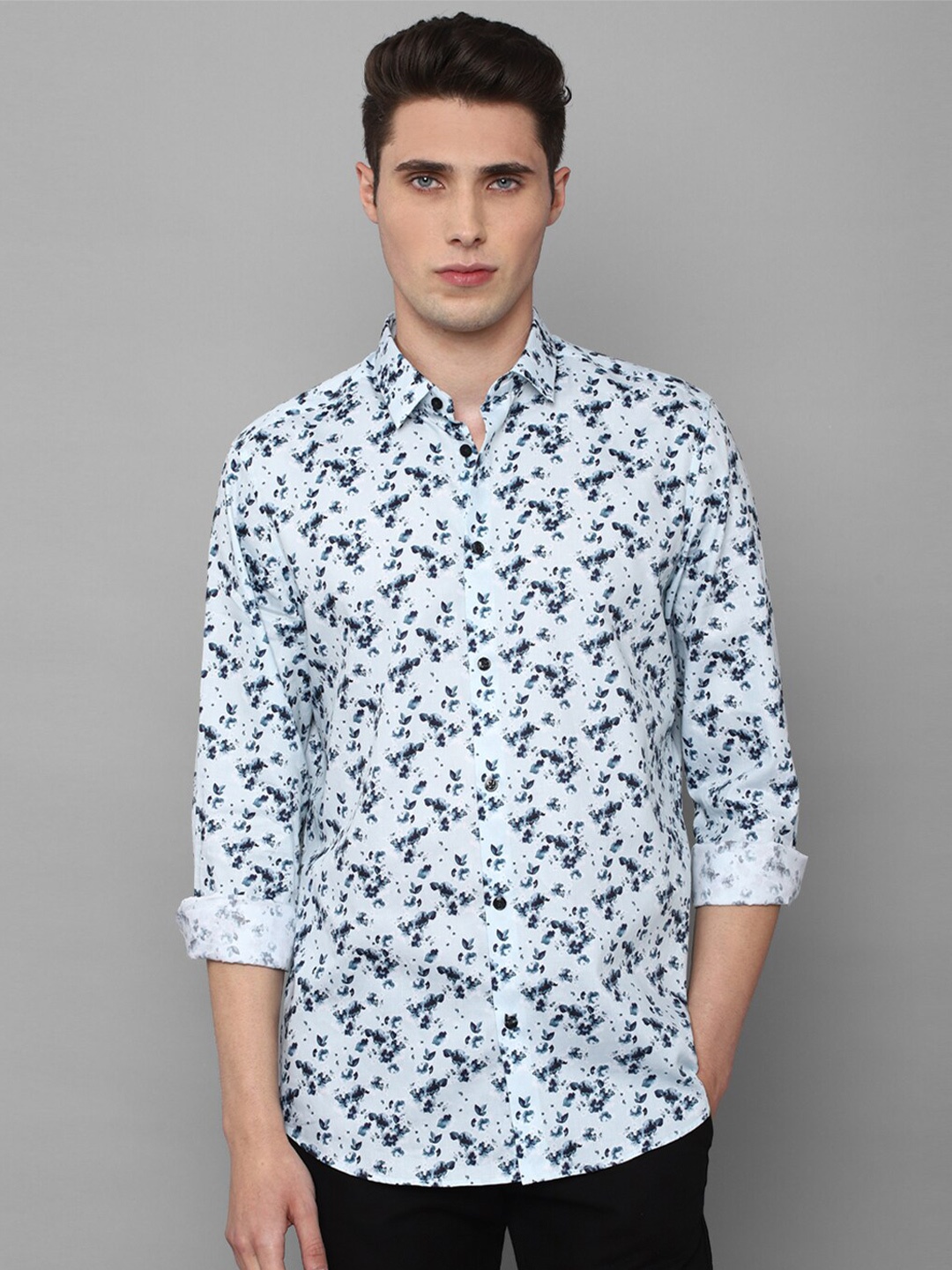 

Louis Philippe Sport Men Blue Slim Fit Floral Printed Casual Shirt