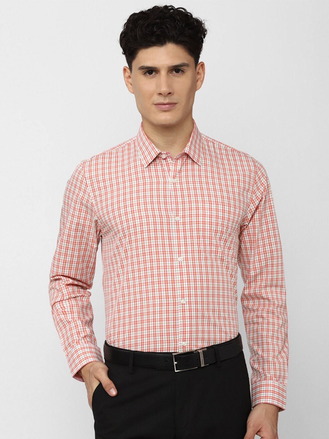 

Peter England Men Peach-Coloured Slim Fit Gingham Checks Checked Formal Shirt