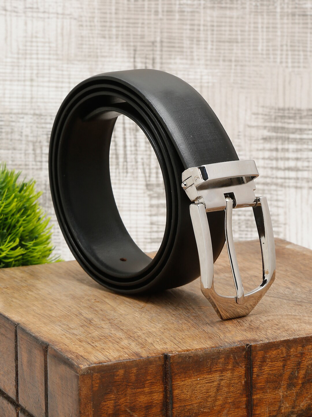 

LOUIS STITCH Men Black Textured Leather Formal Belt