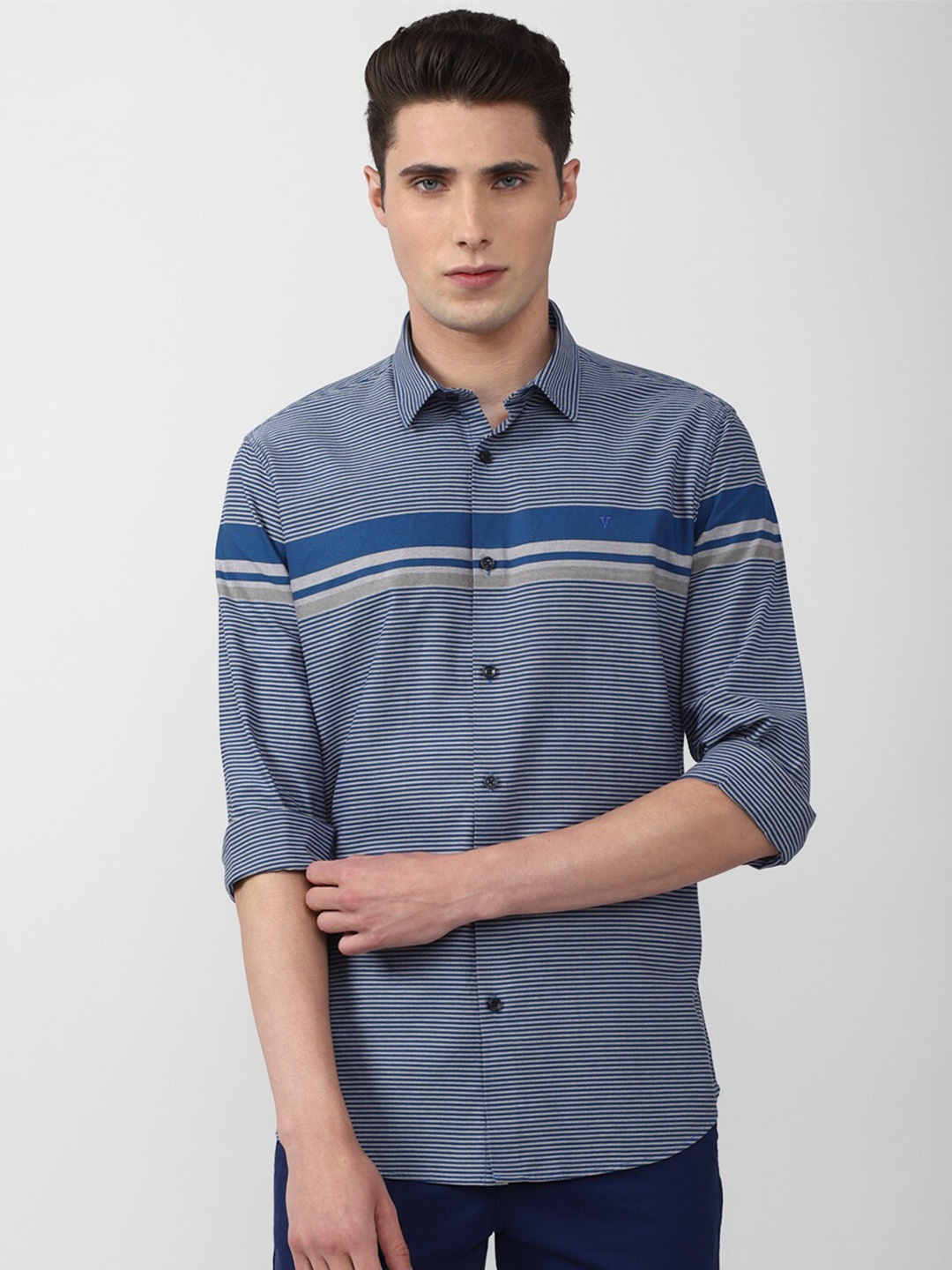 

Van Heusen Sport Men Blue Slim Fit Horizontal Stripes Striped Casual Shirt