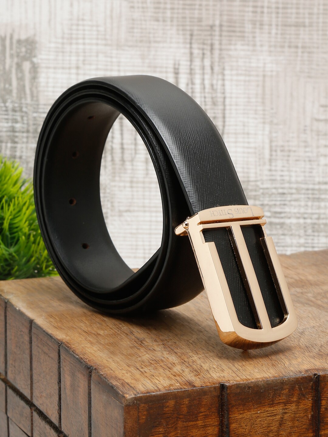 

LOUIS STITCH Men Black Textured Leather Formal Belt