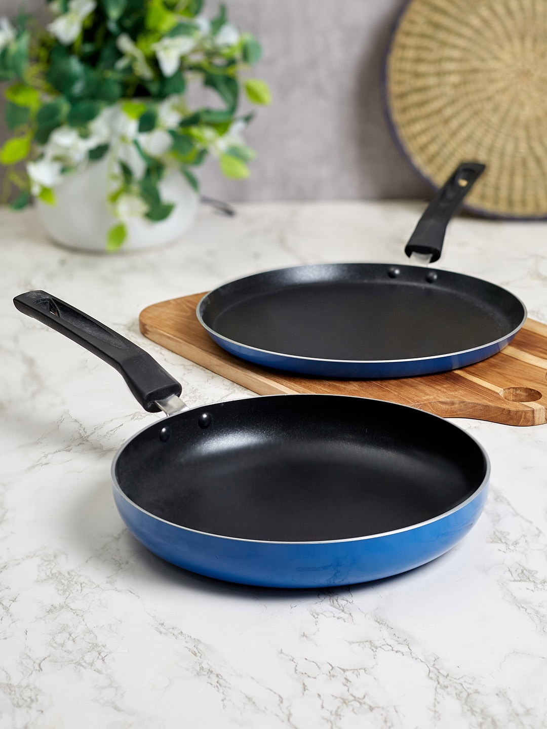 

HomeTown Set Of 2 Blue & Black Solid Cookware Set