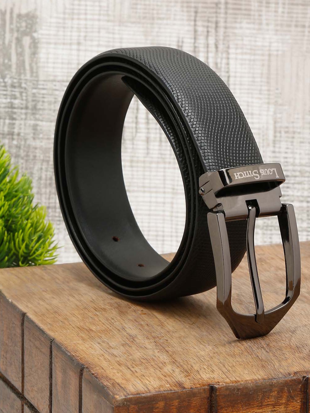 

LOUIS STITCH Men Black Textured Leather Formal Belt