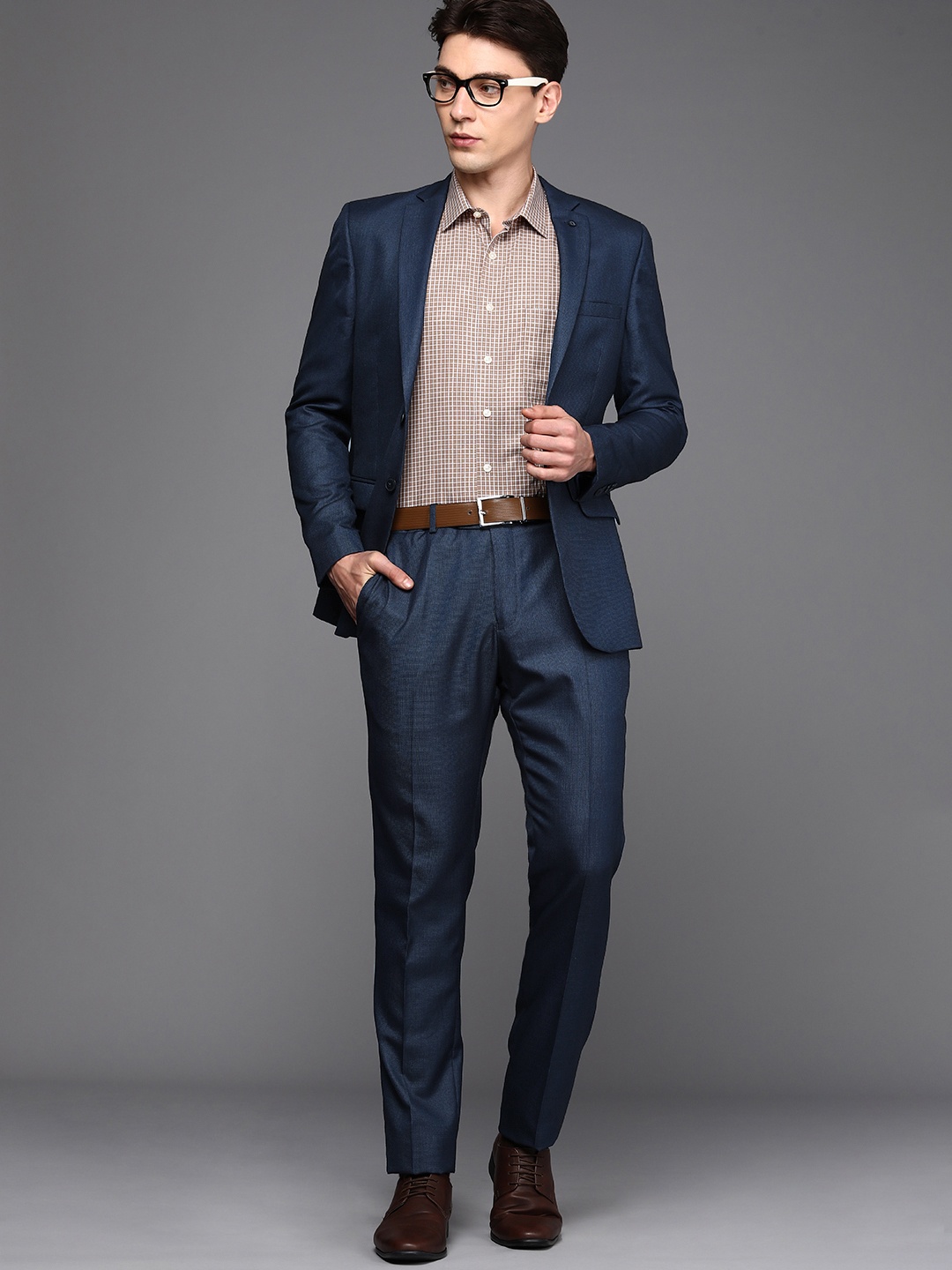 

Raymond Men Textured Single-Breasted Formal Suit With Formal Trousers, Navy blue