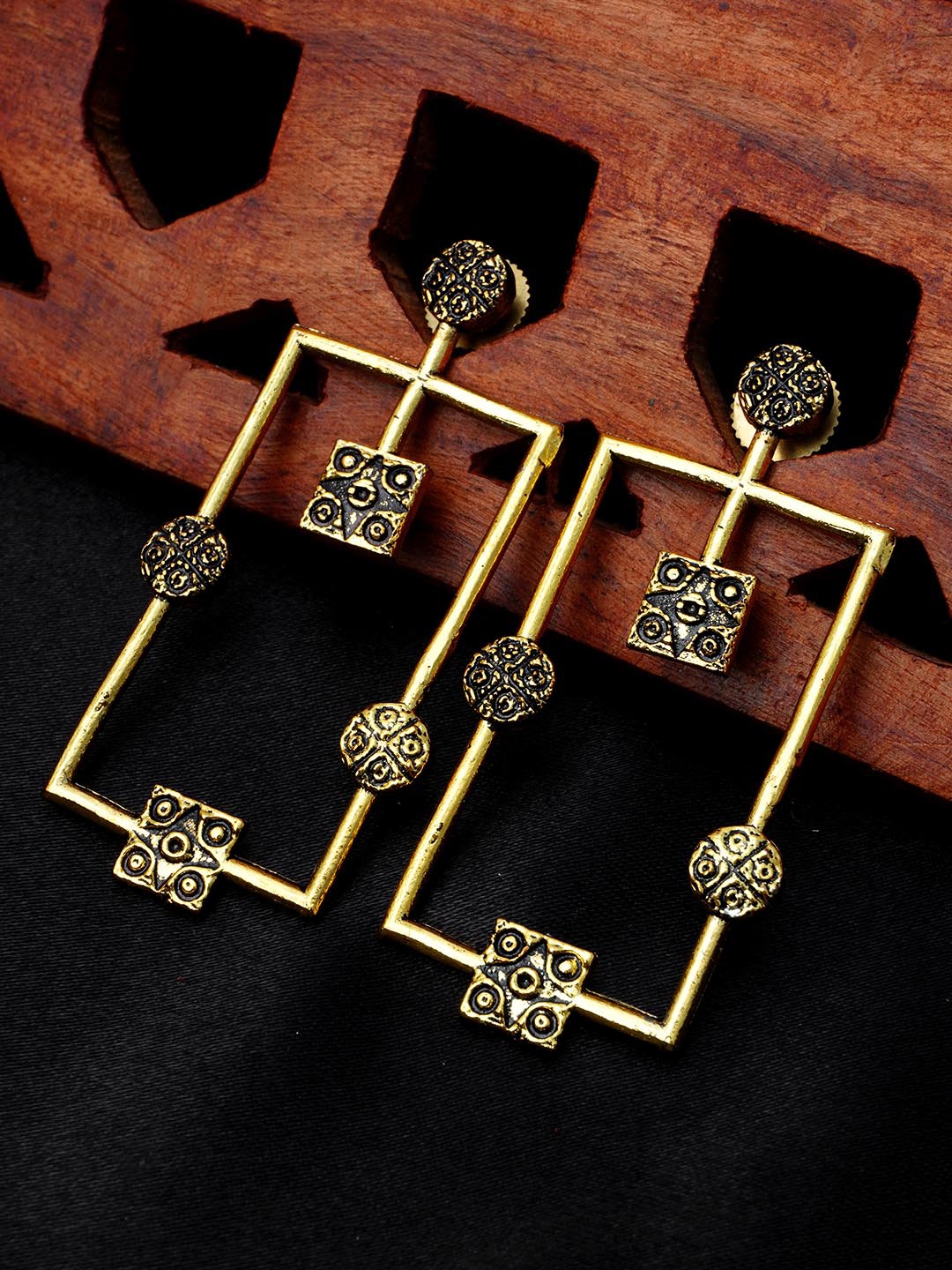 

Urmika Gold-Toned Contemporary Drop Earrings
