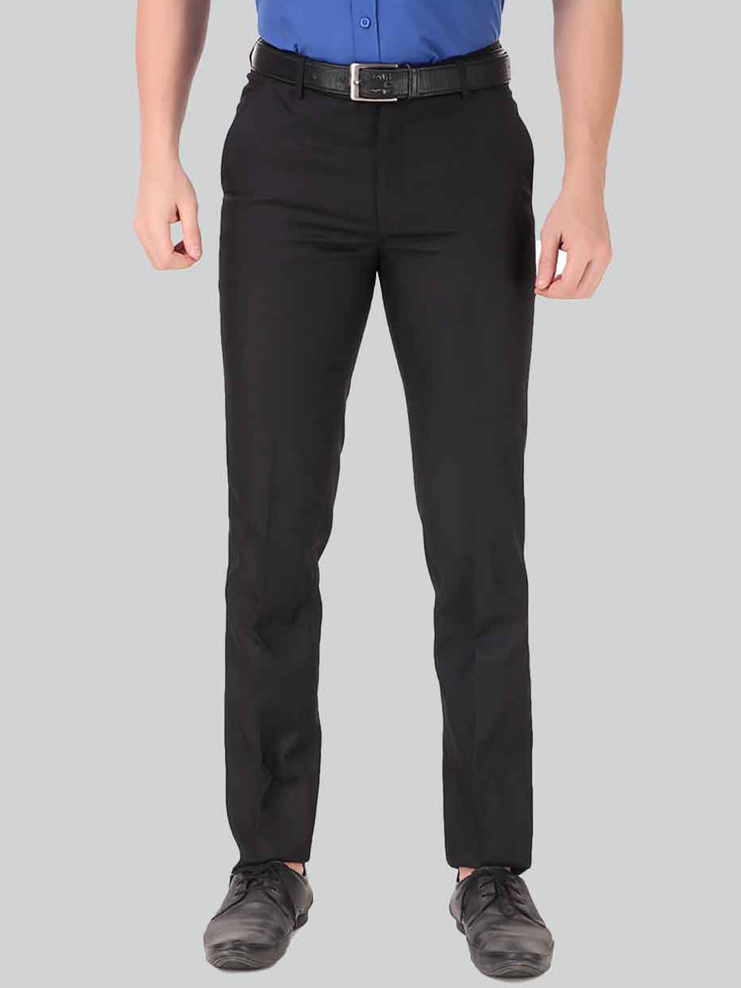 

RIENER Men Black Relaxed Slim Fit High-Rise Trousers