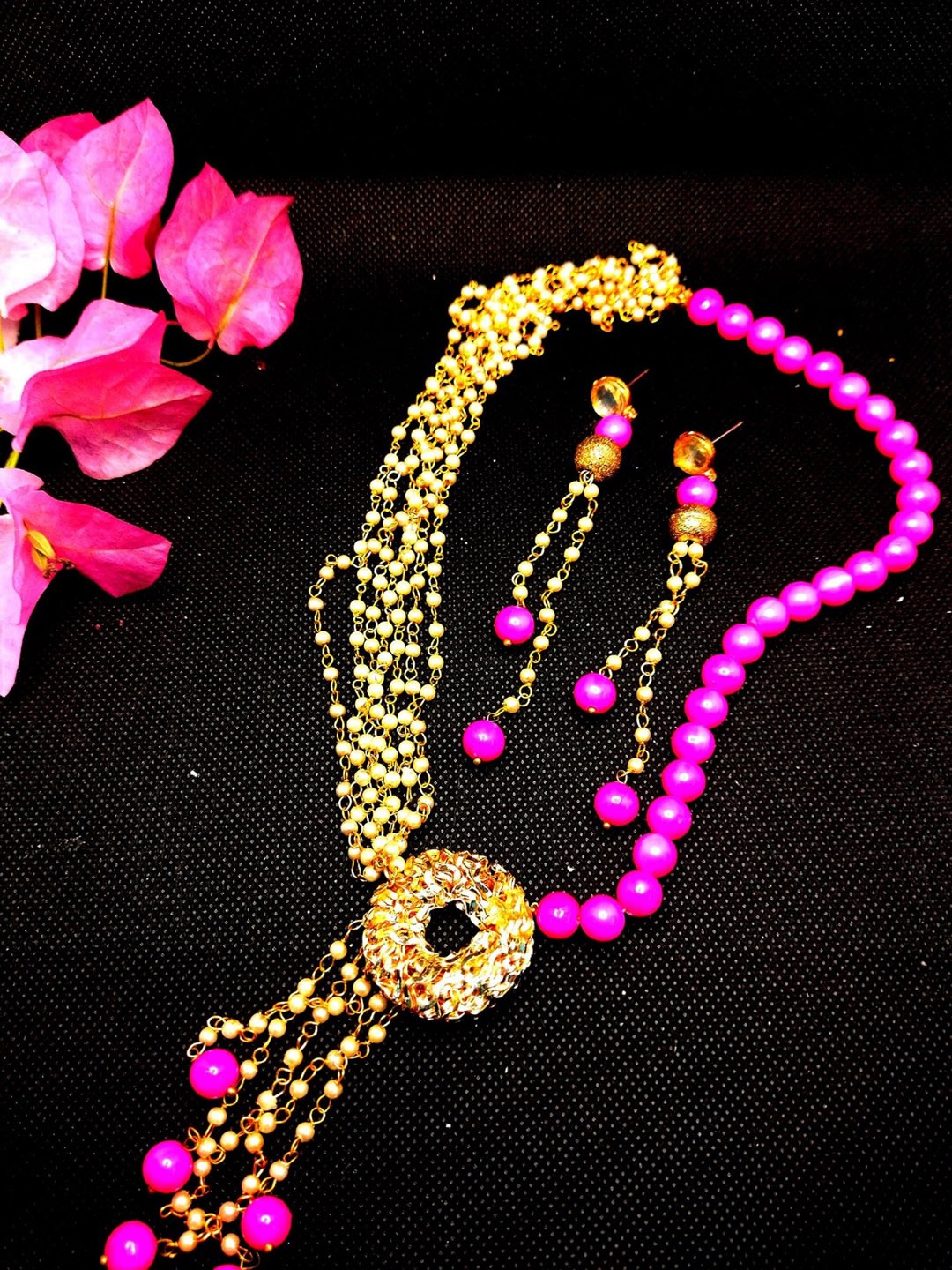 

Kshitij Jewels Gold-Plated Pink & White Beaded Jewellery Set