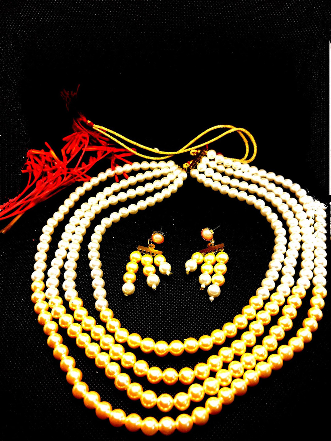 

Kshitij Jewels Gold-Plated White Artificial Stones & Beads-Beaded Jewellery Set