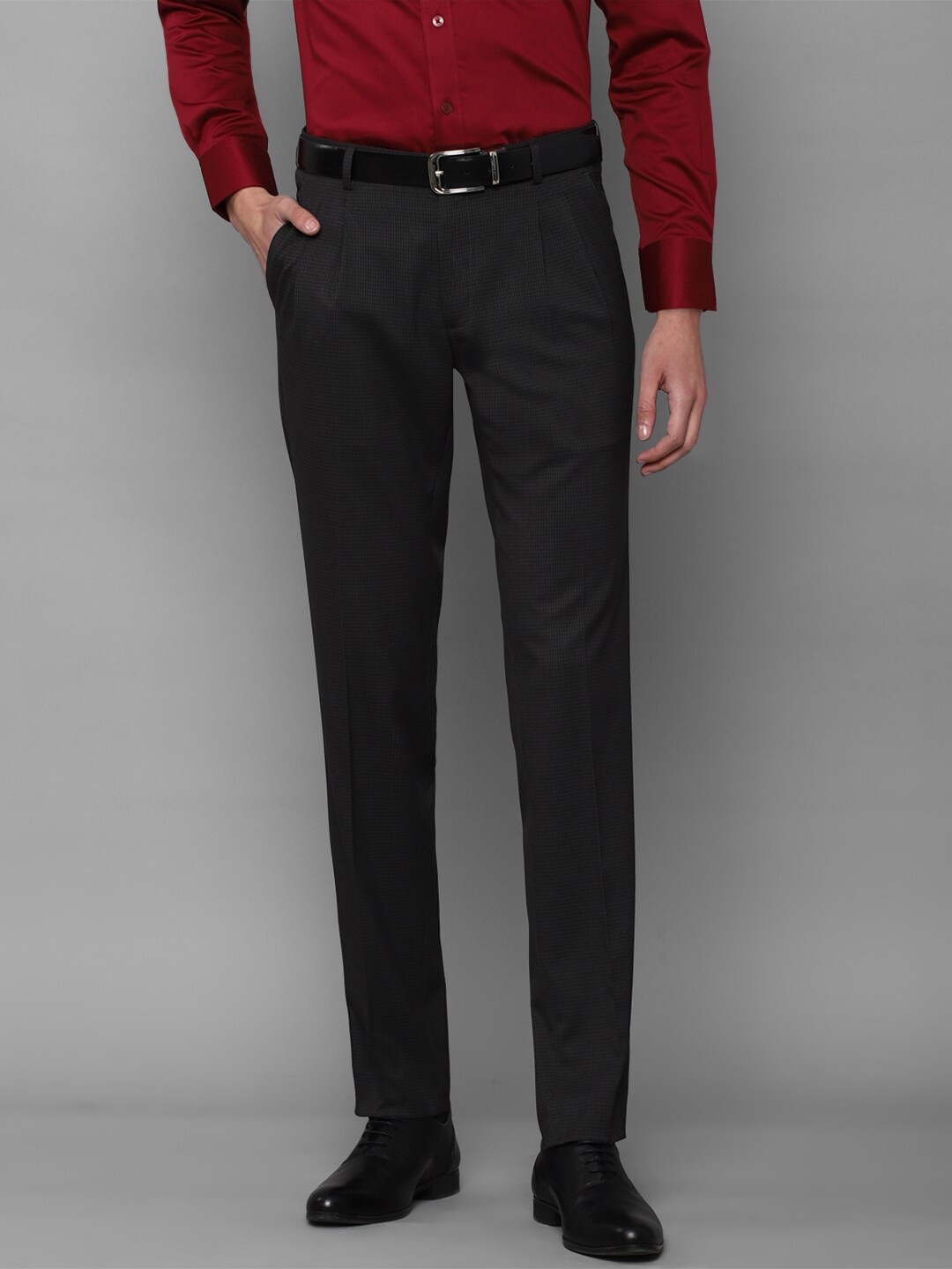 

Louis Philippe Men Black Pleated Trousers