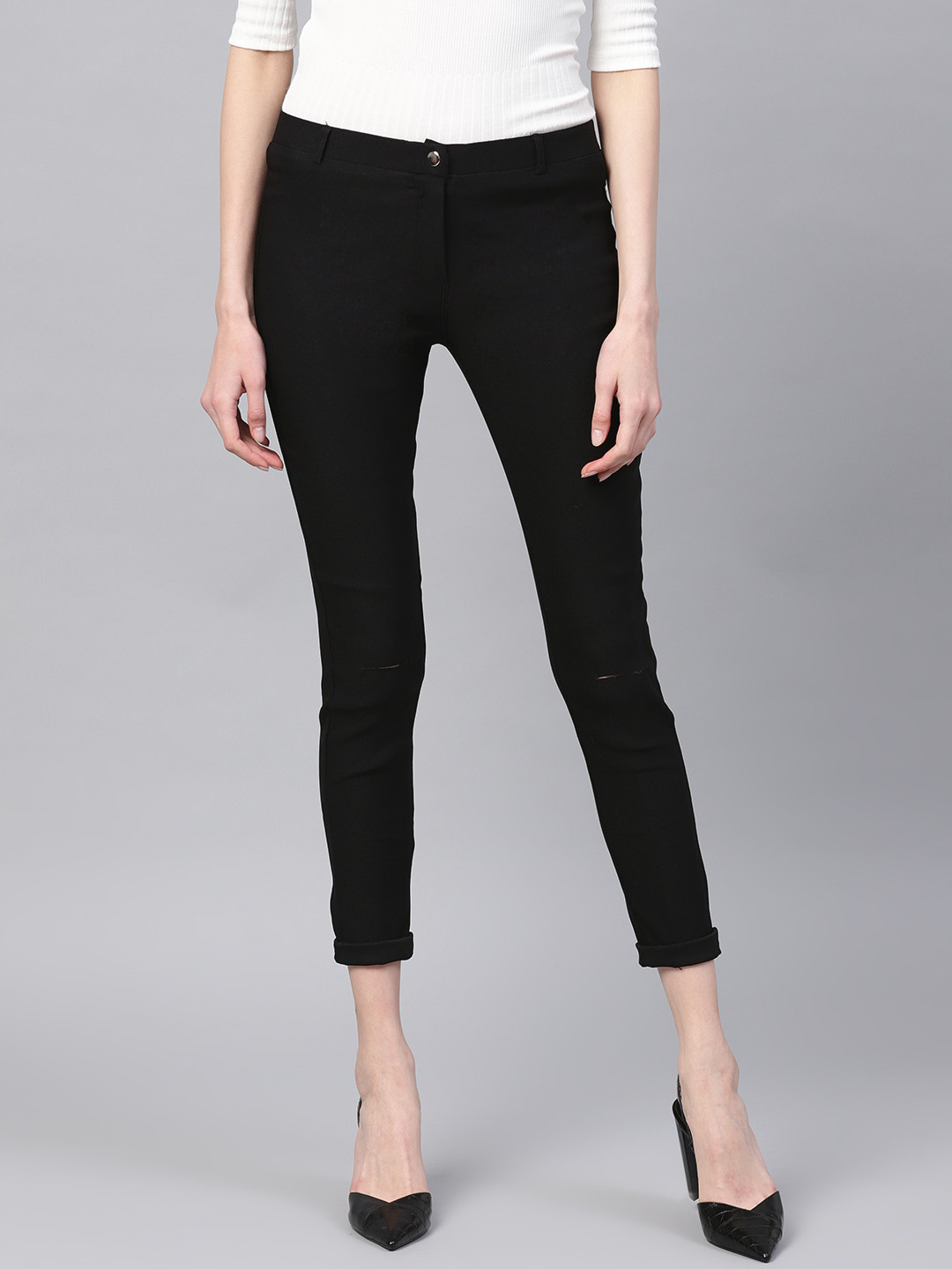 

SASSAFRAS Women Black Skinny Fit Mid-Rise Slash Knee Jeans