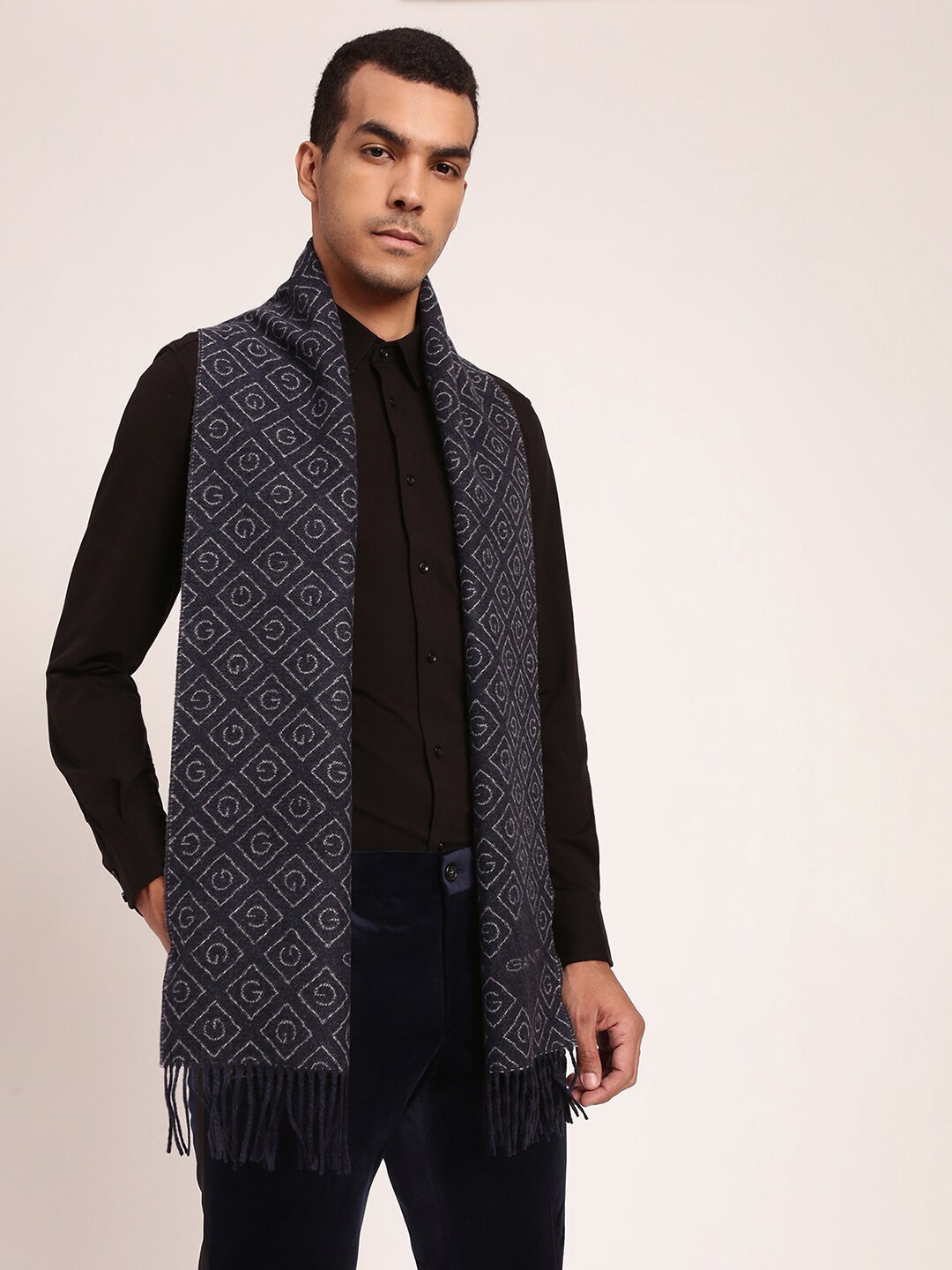 

GANT Men Navy Blue & White Checked Wool Scarf