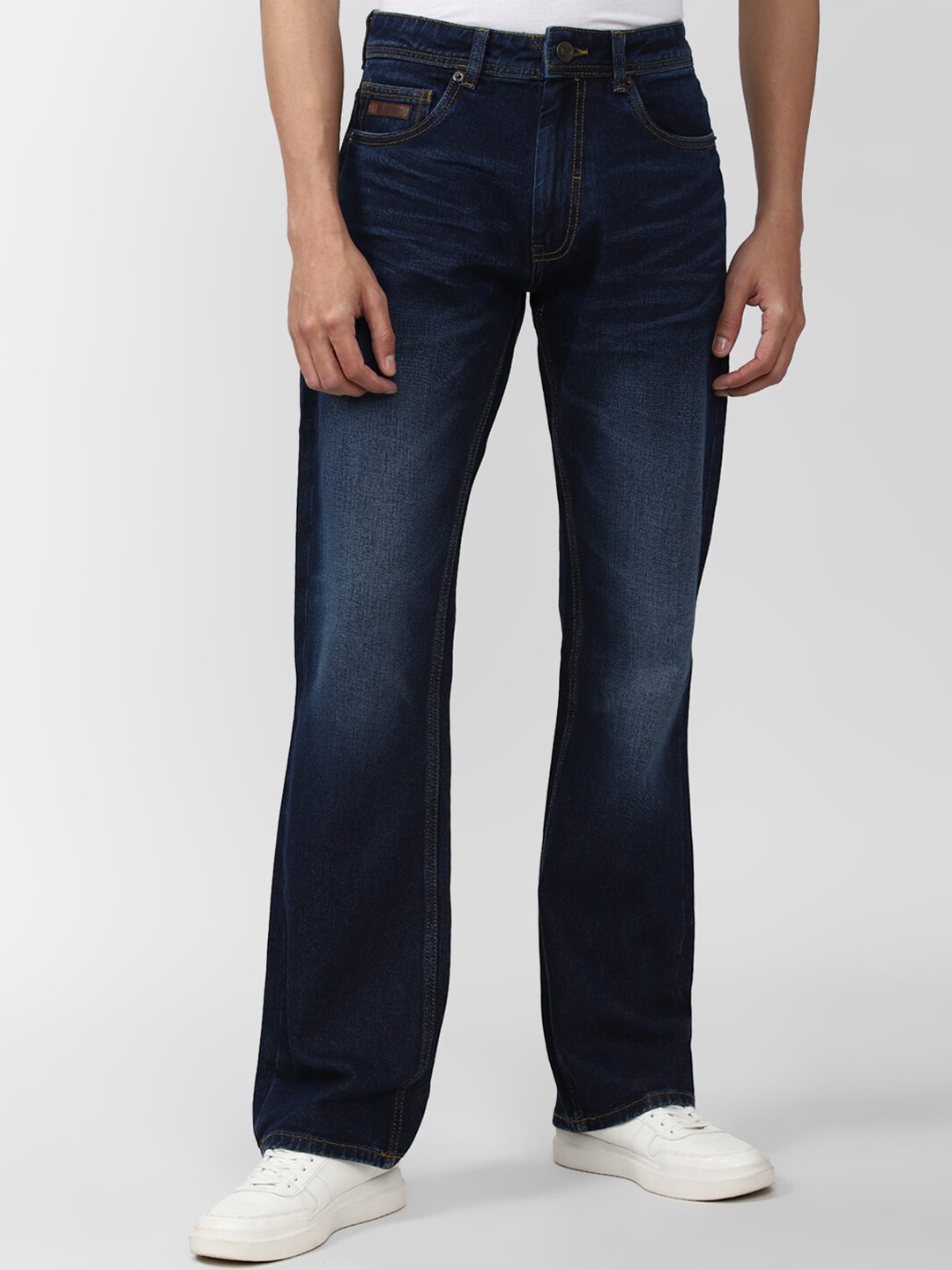

Peter England Casuals Men Navy Blue Bootcut Light Fade Jeans