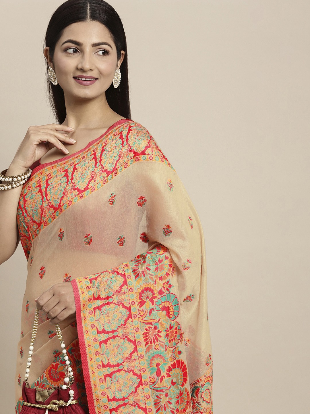 

AYKA CLOTHINGS Beige Floral Pure Cotton Patola Saree