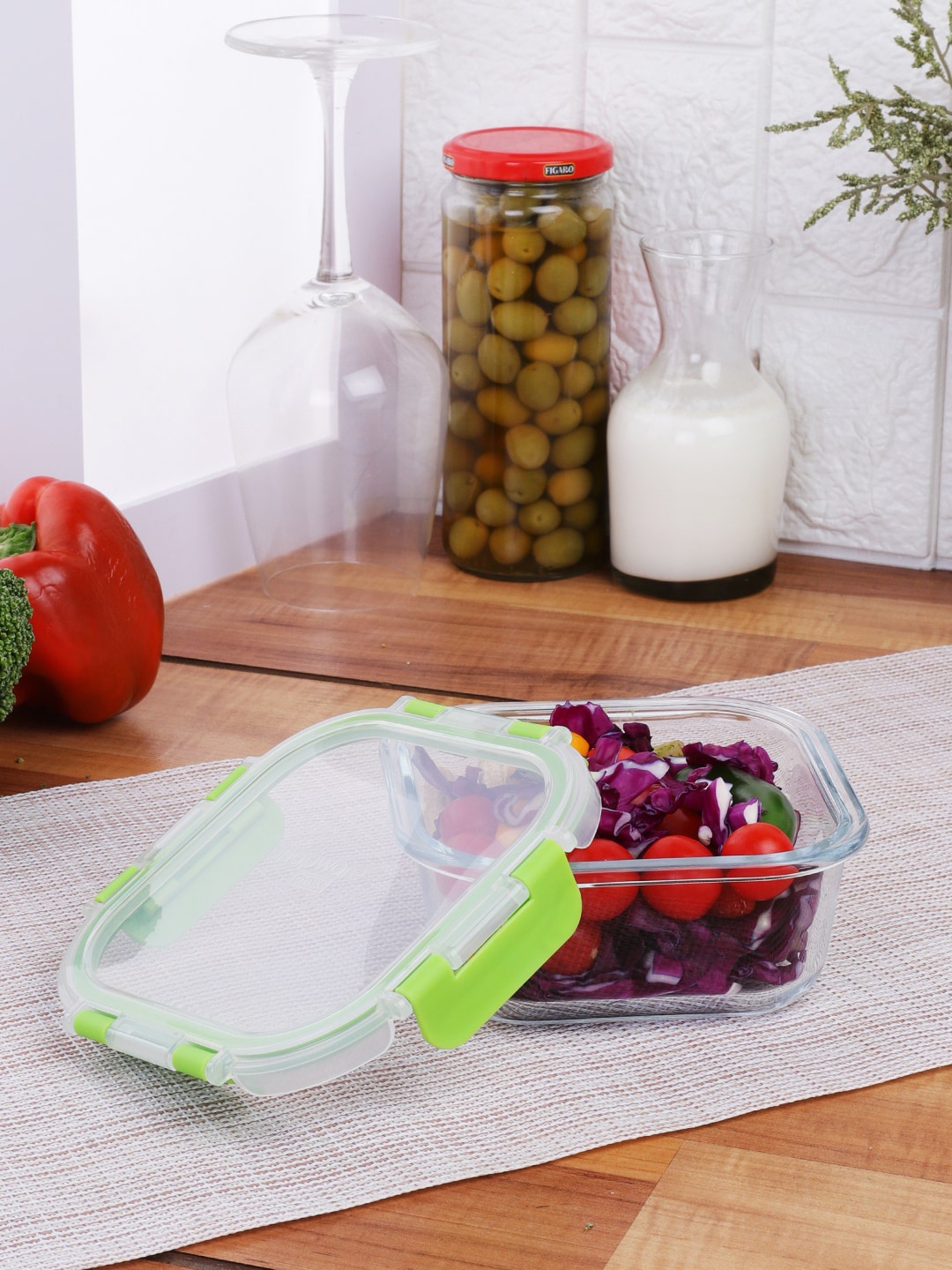 

Pyrex Green & Transparant Solid Food Storage Container