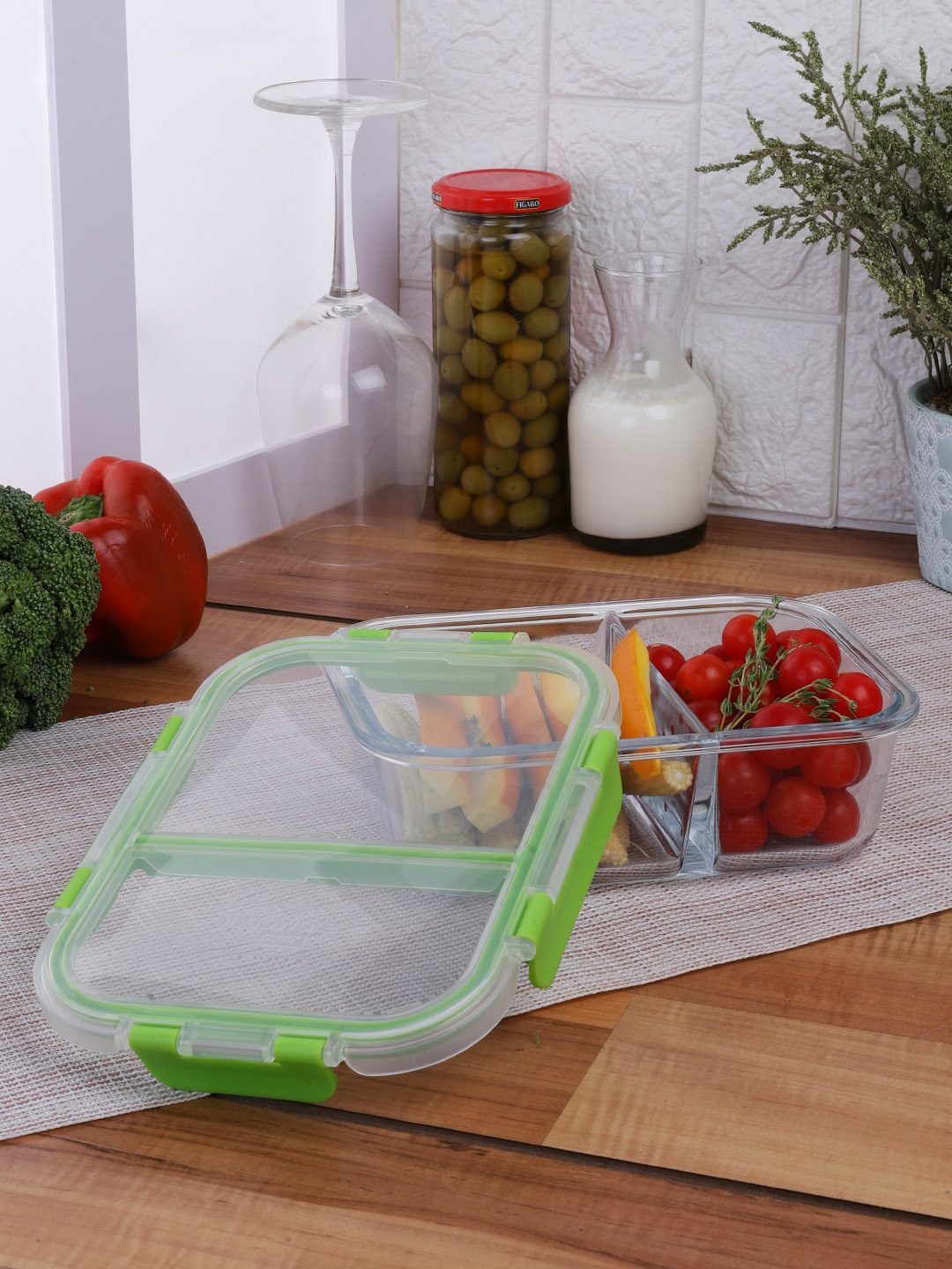 

Pyrex Green & Transparent Solid Food Container With Lid 1050 ml
