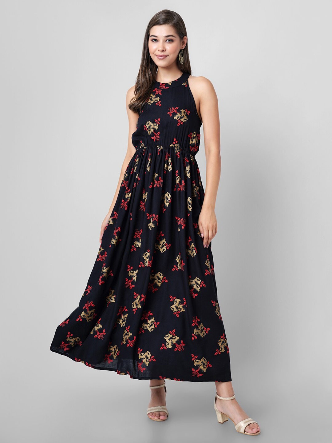 

PURSHOTTAM WALA Women Black Floral Printed Halter Neck Maxi Dress