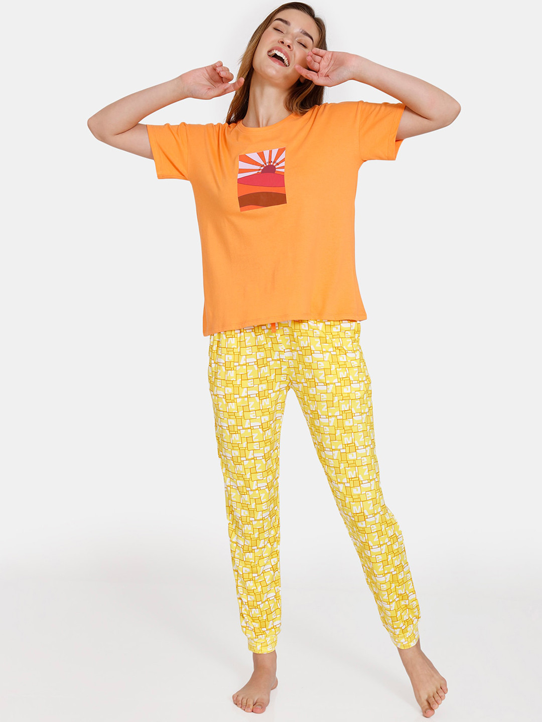 

Zivame Women Yellow & Orange Printed Night suit