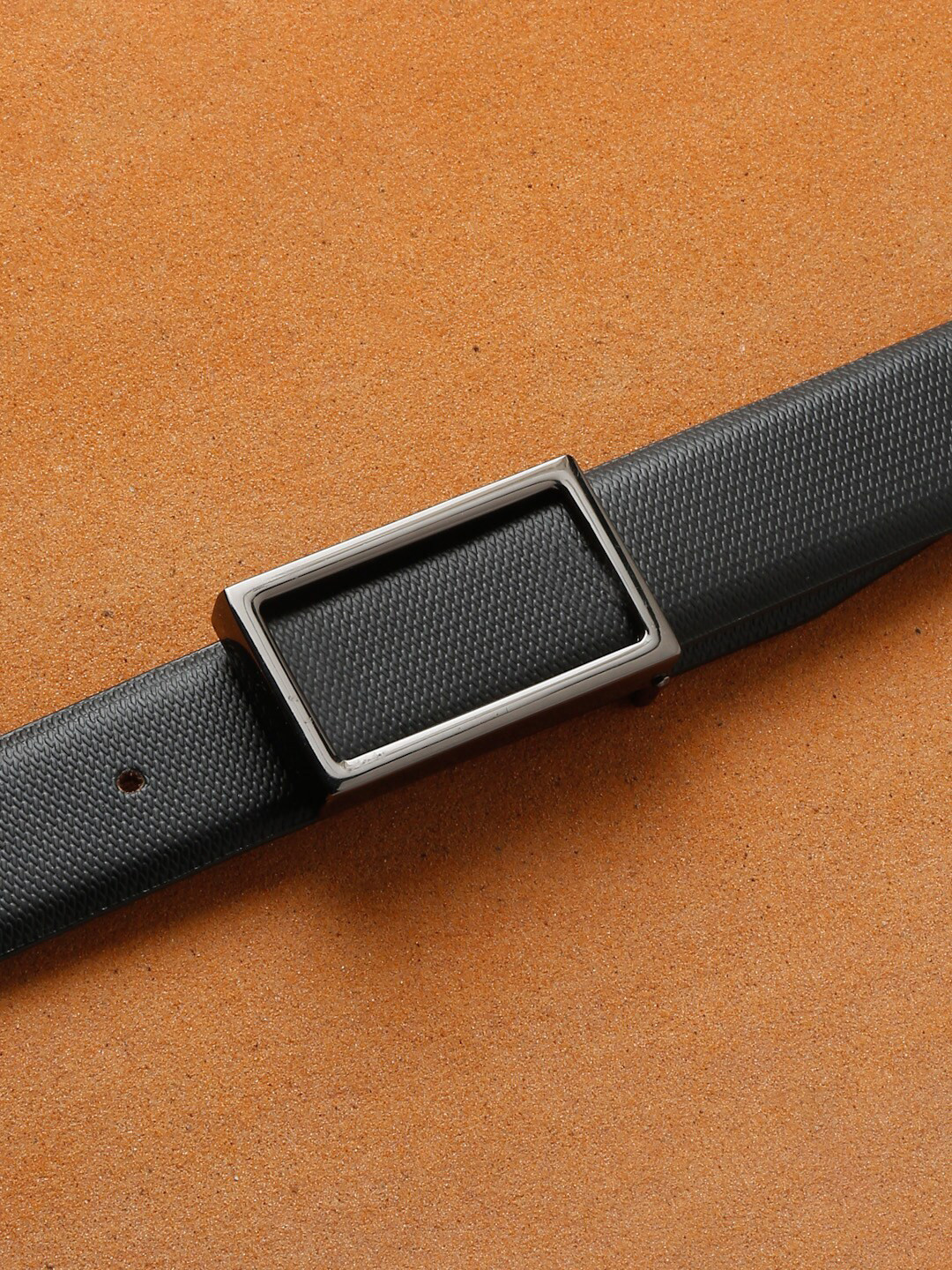 

LOUIS STITCH Men Black Textured Leather Formal Belt with Nickel Buckle