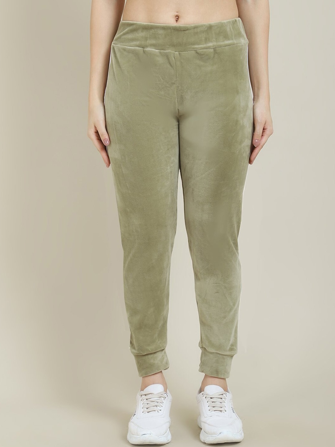 

Miaz Lifestyle Women Green Solid Relax-Fit Velvet Jogger