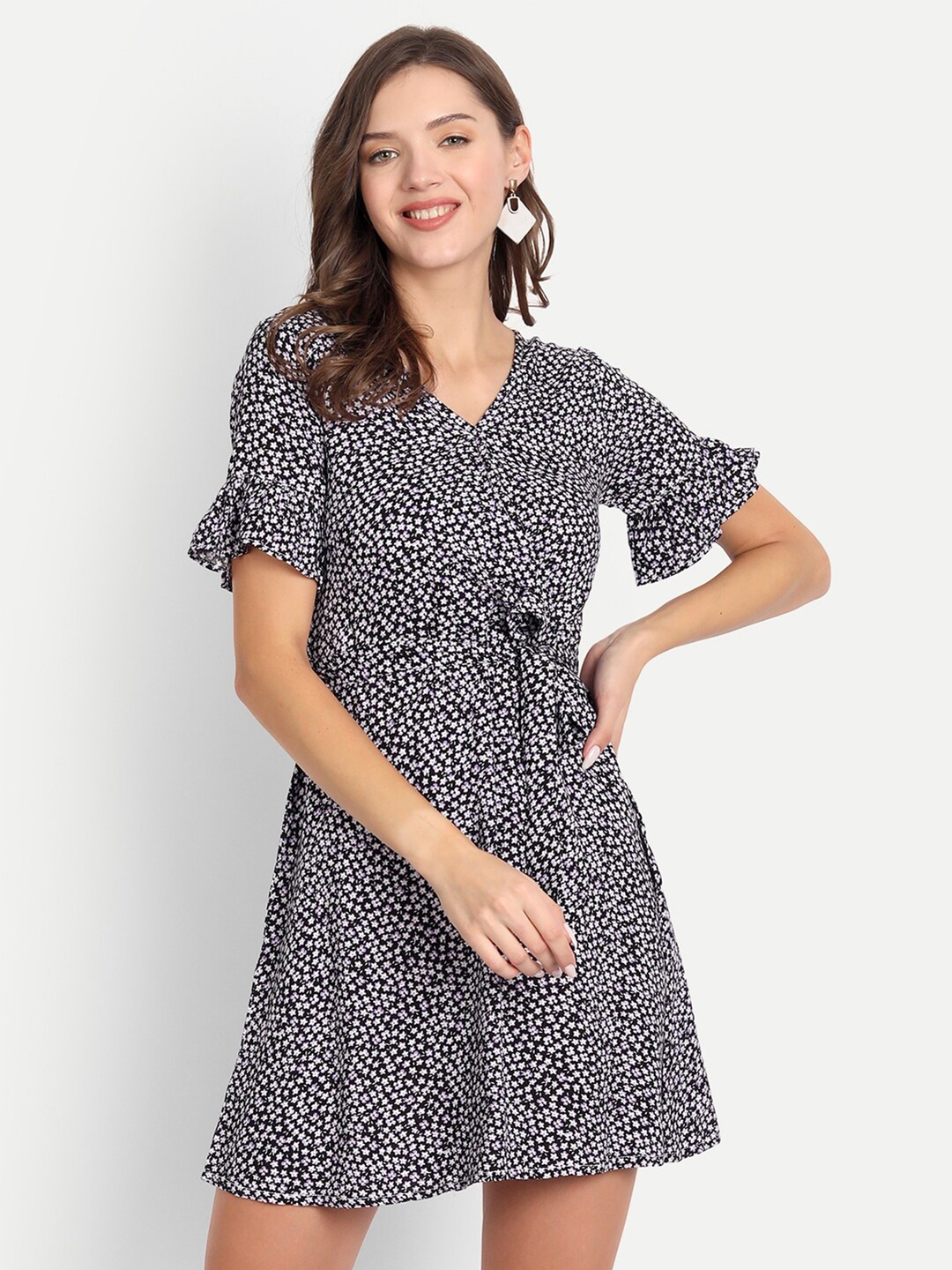 

D 'VESH Women Navy Blue & White Floral Printed V Neck Above Knee Dress