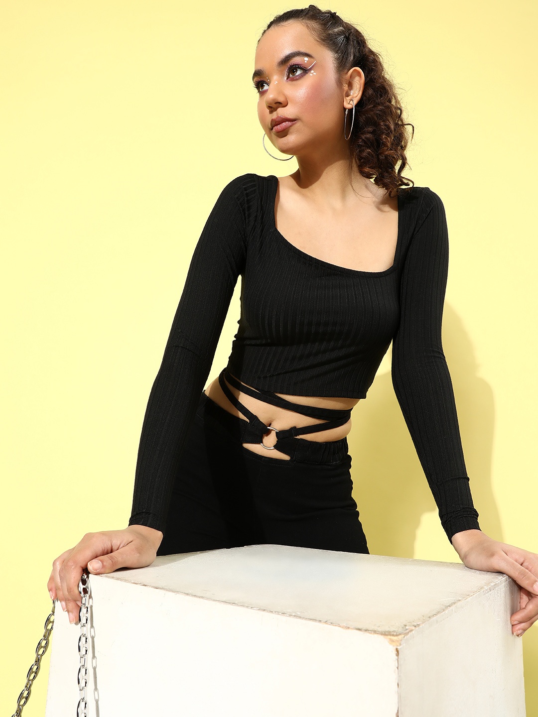 

DressBerry Jet Black Square Neck Long Sleeves Ribbed Crop Top