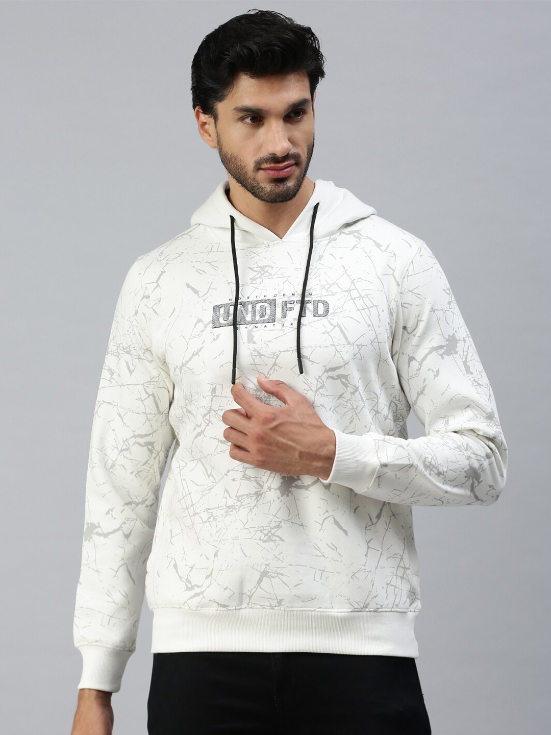 

98 Degree North Men Off White Printed Hooded Sweatshirt