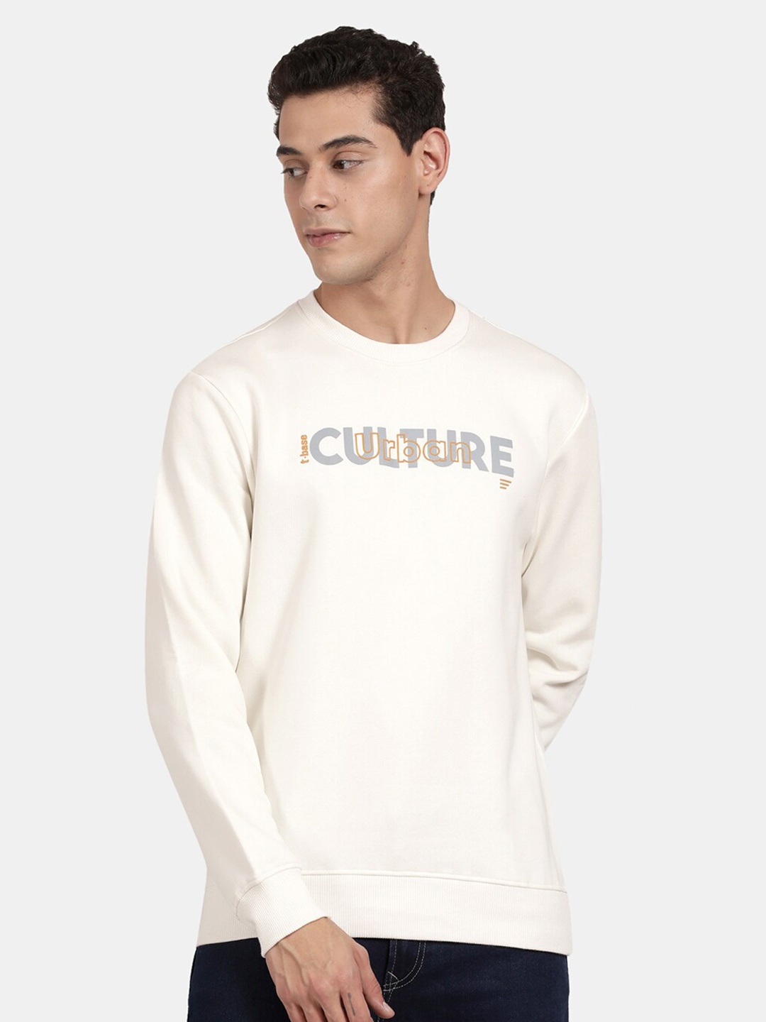 

t-base Men Off White Printed Sweatshirt
