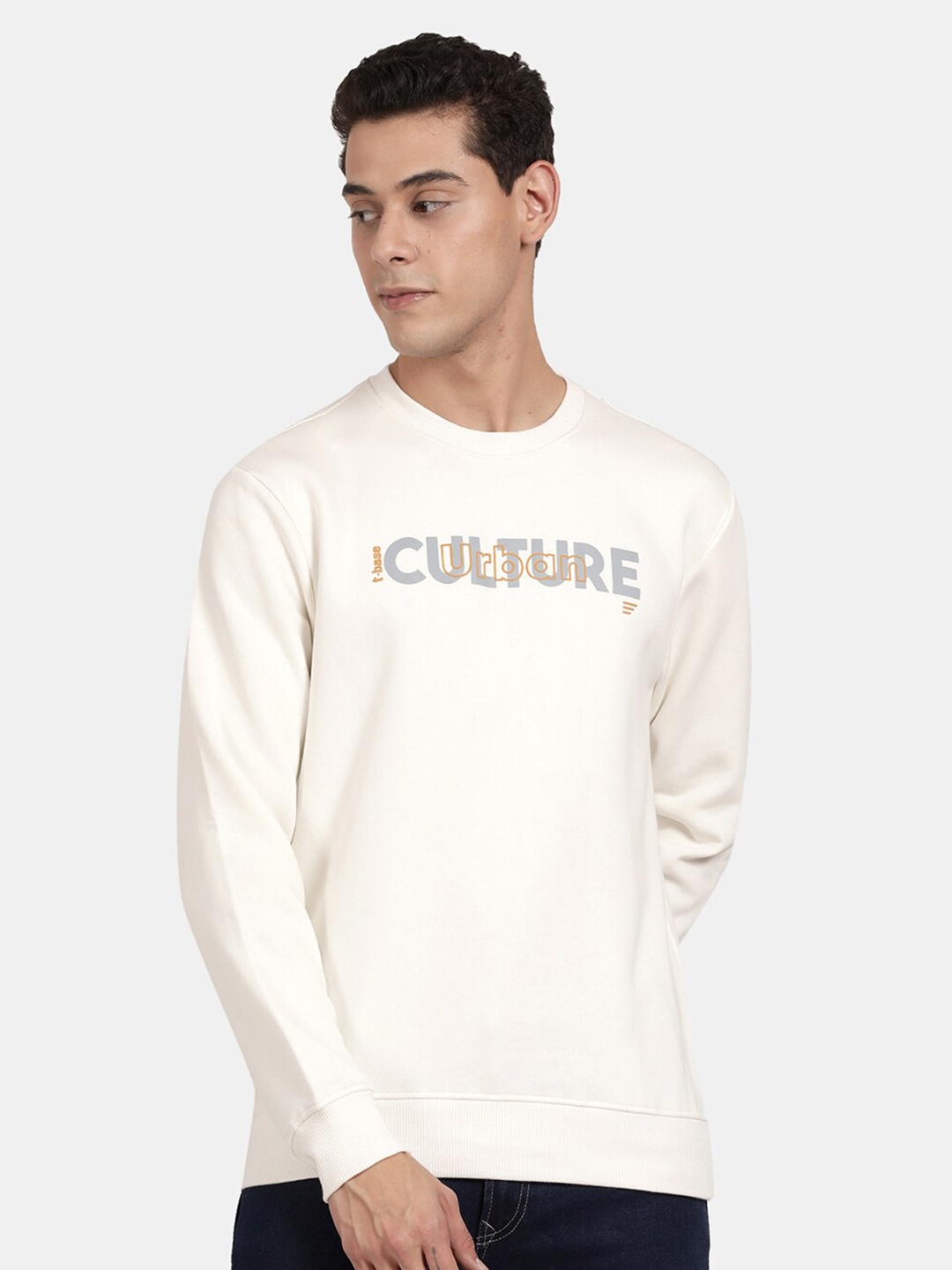 

t-base Men Off White Printed Sweatshirt