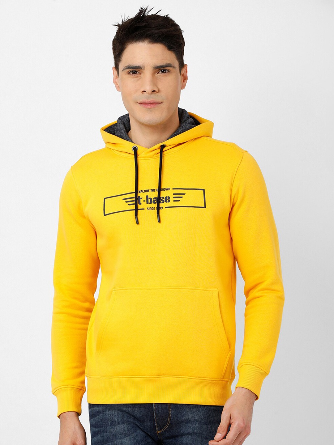 

t-base Men Yellow Printed Cotton Sweatshirt