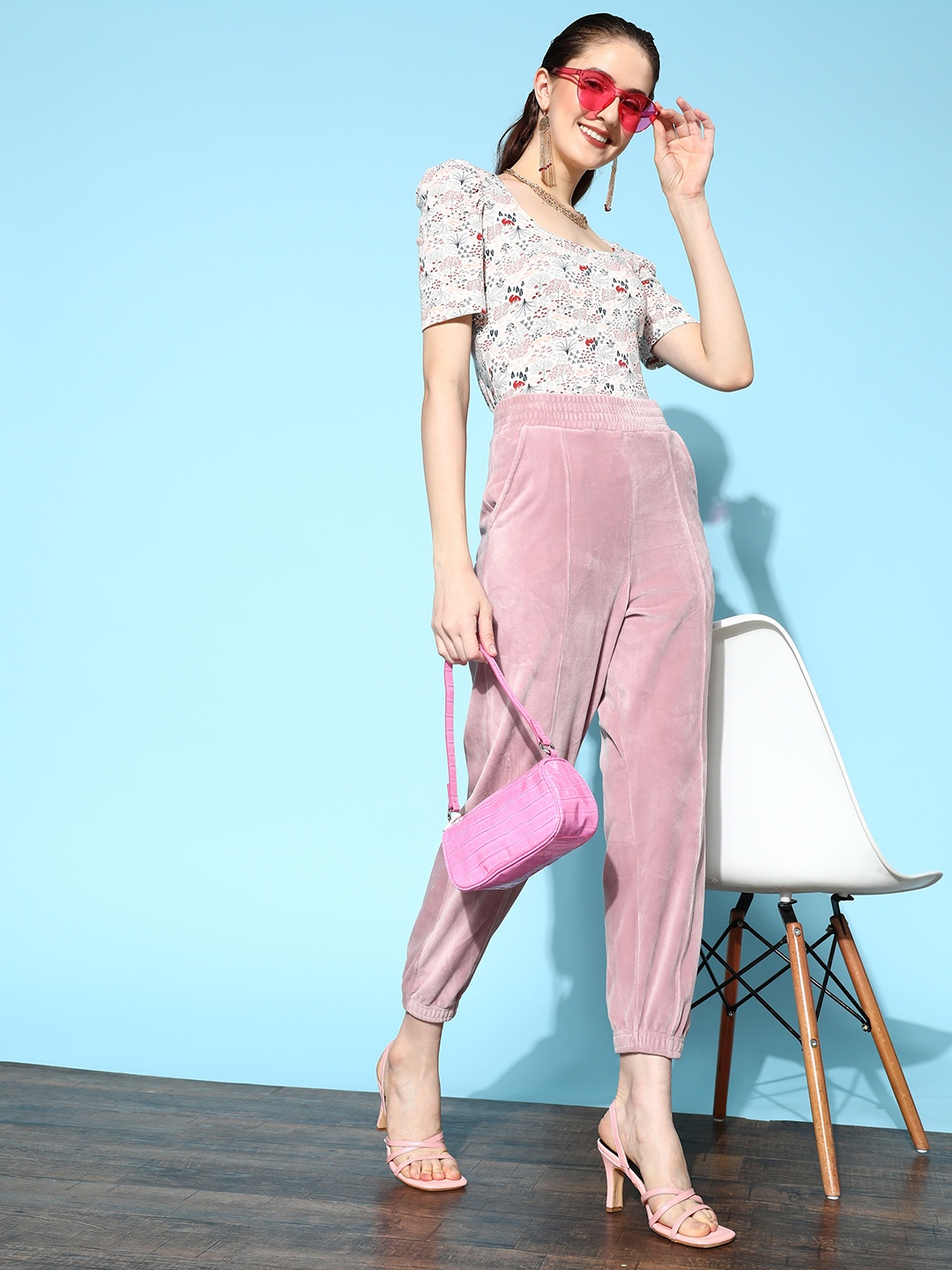 

Berrylush Women Pink Solid Vacay Attire Trousers