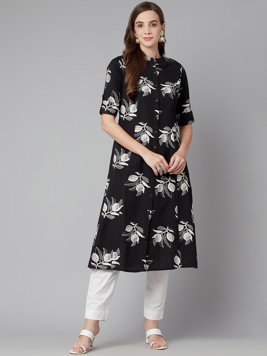 

Divena Women Black Floral Printed Kurta