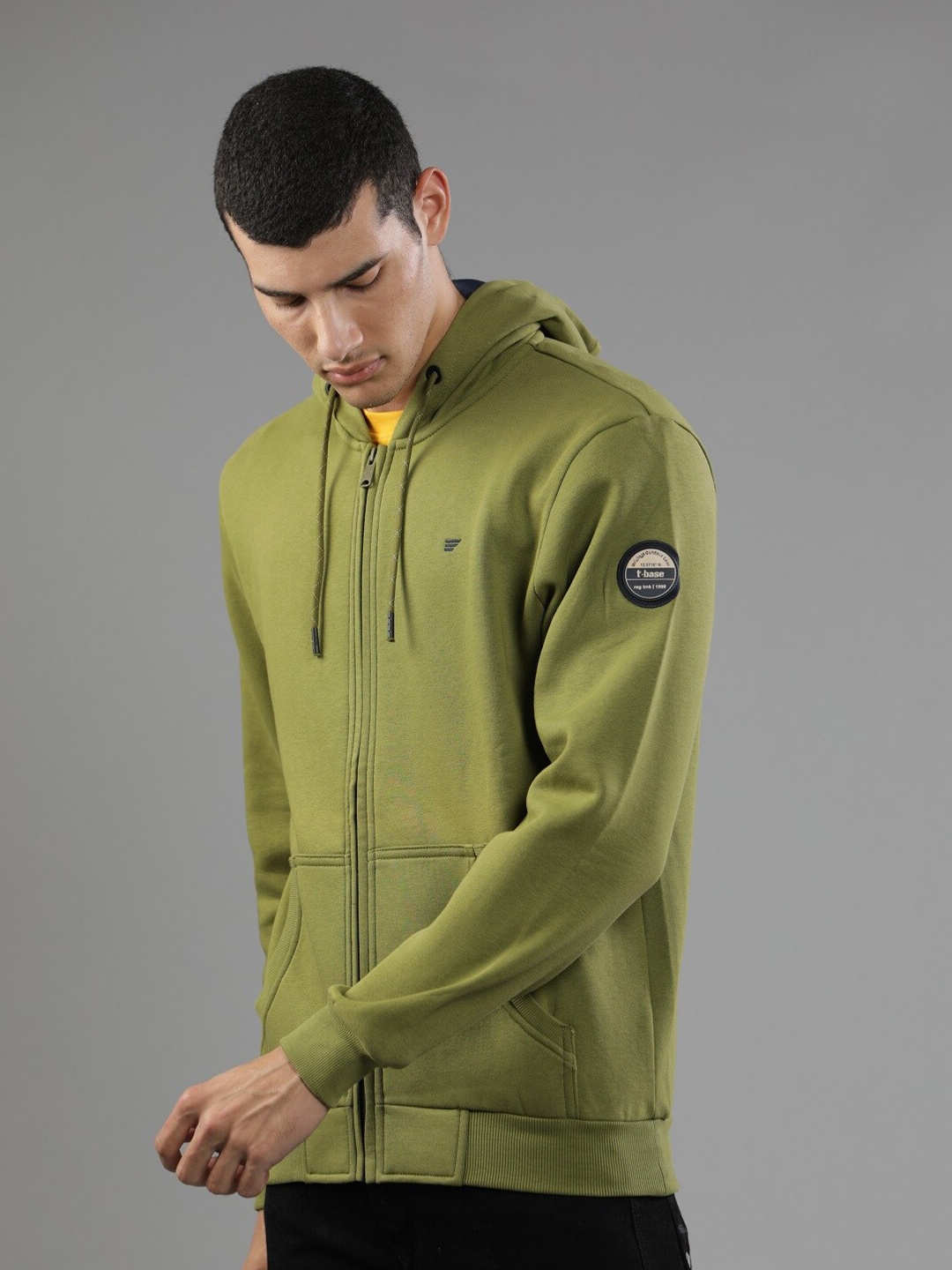 

t-base Men Green Hooded Sweatshirt