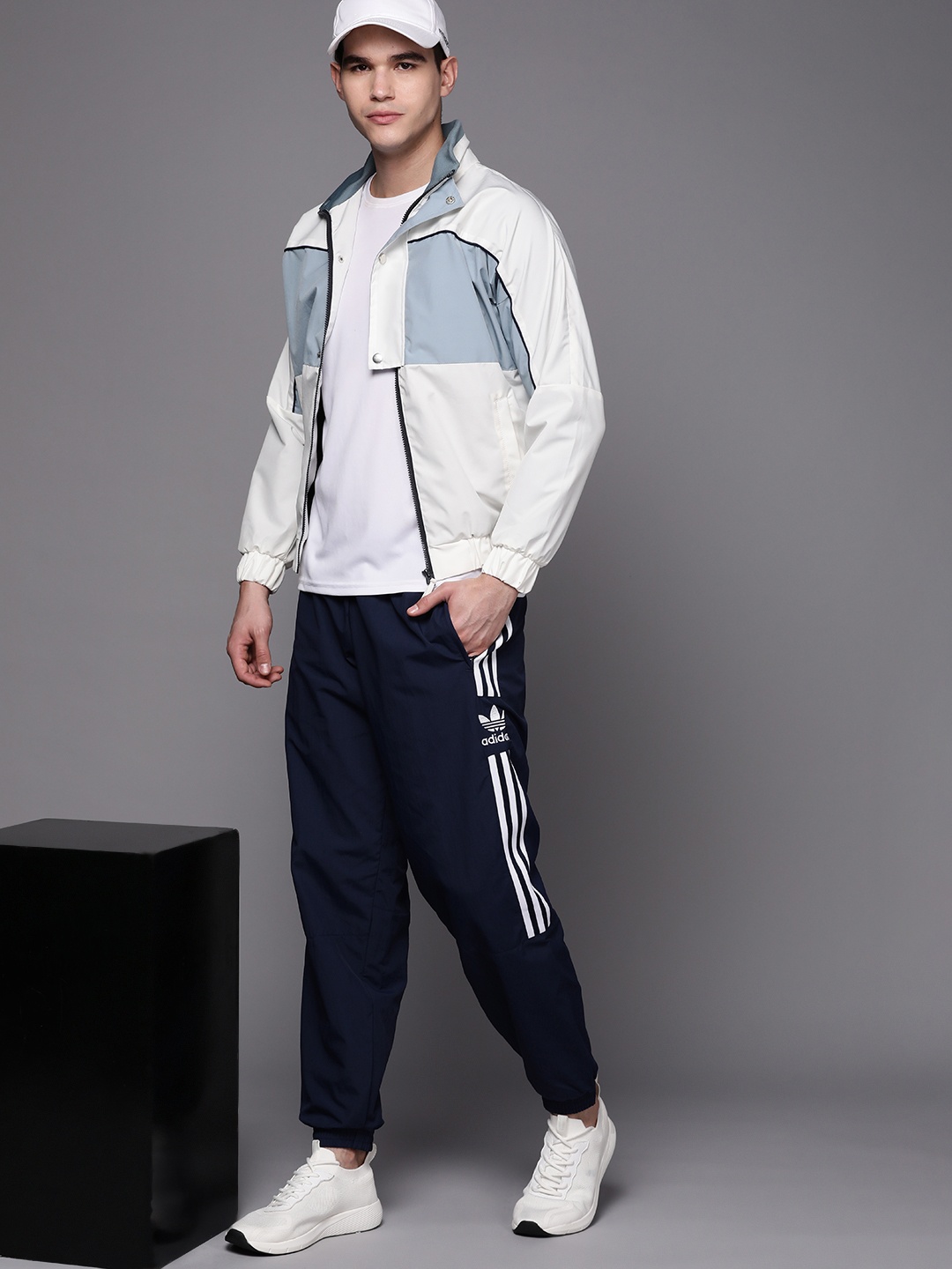 

ADIDAS Originals Men Solid Lock Up Joggers with Side Stripes, Navy blue