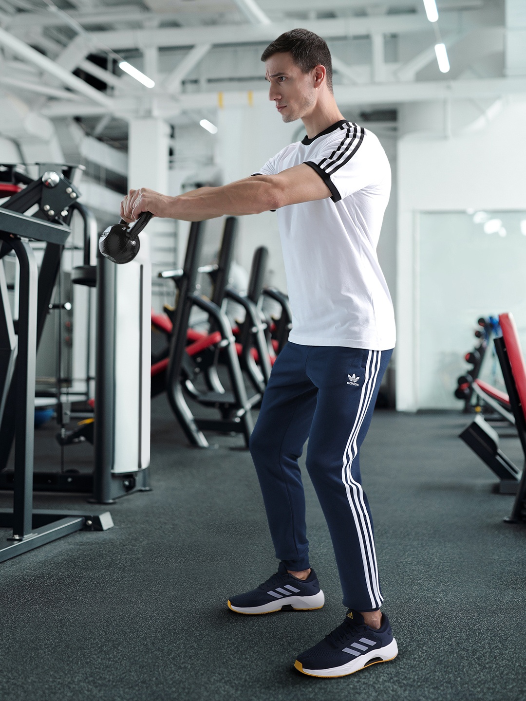 

ADIDAS Originals Men Adicolor Classics Sst Track Pants, Navy blue