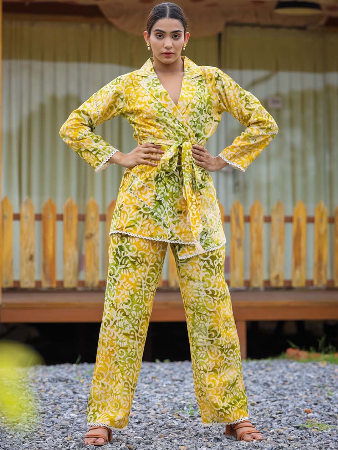 

FASHION DWAR Women Yellow & Green Printed Co-Ord Set