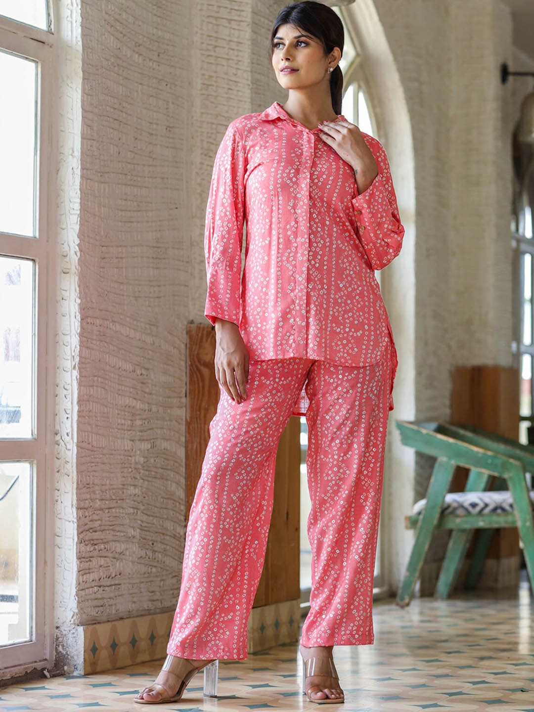 

FASHION DWAR Women Pink & White Bandhani Printed Pure Cotton Kurti with Palazzos