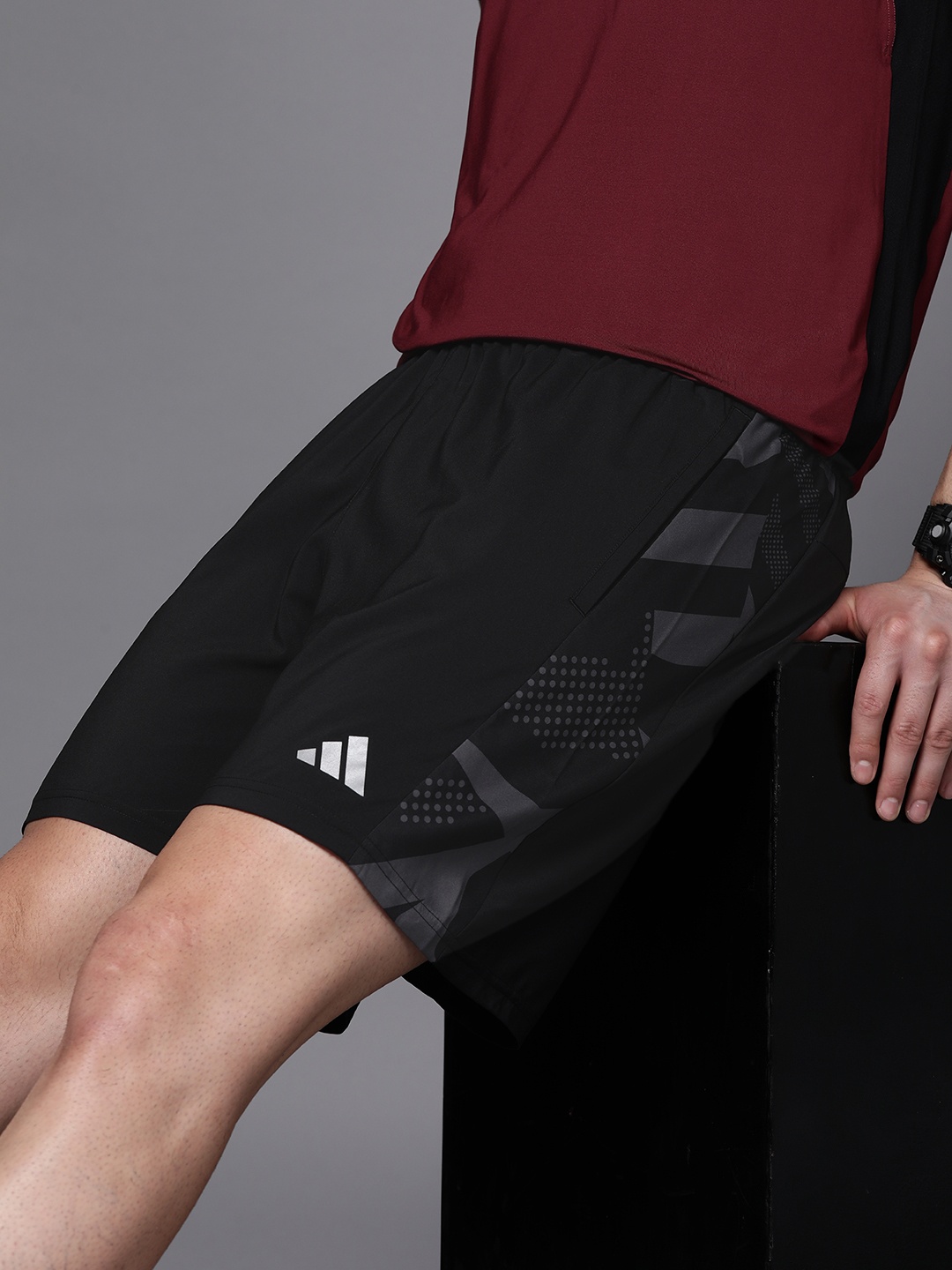 

ADIDAS Men Own The Run Seasonal Shorts, Black