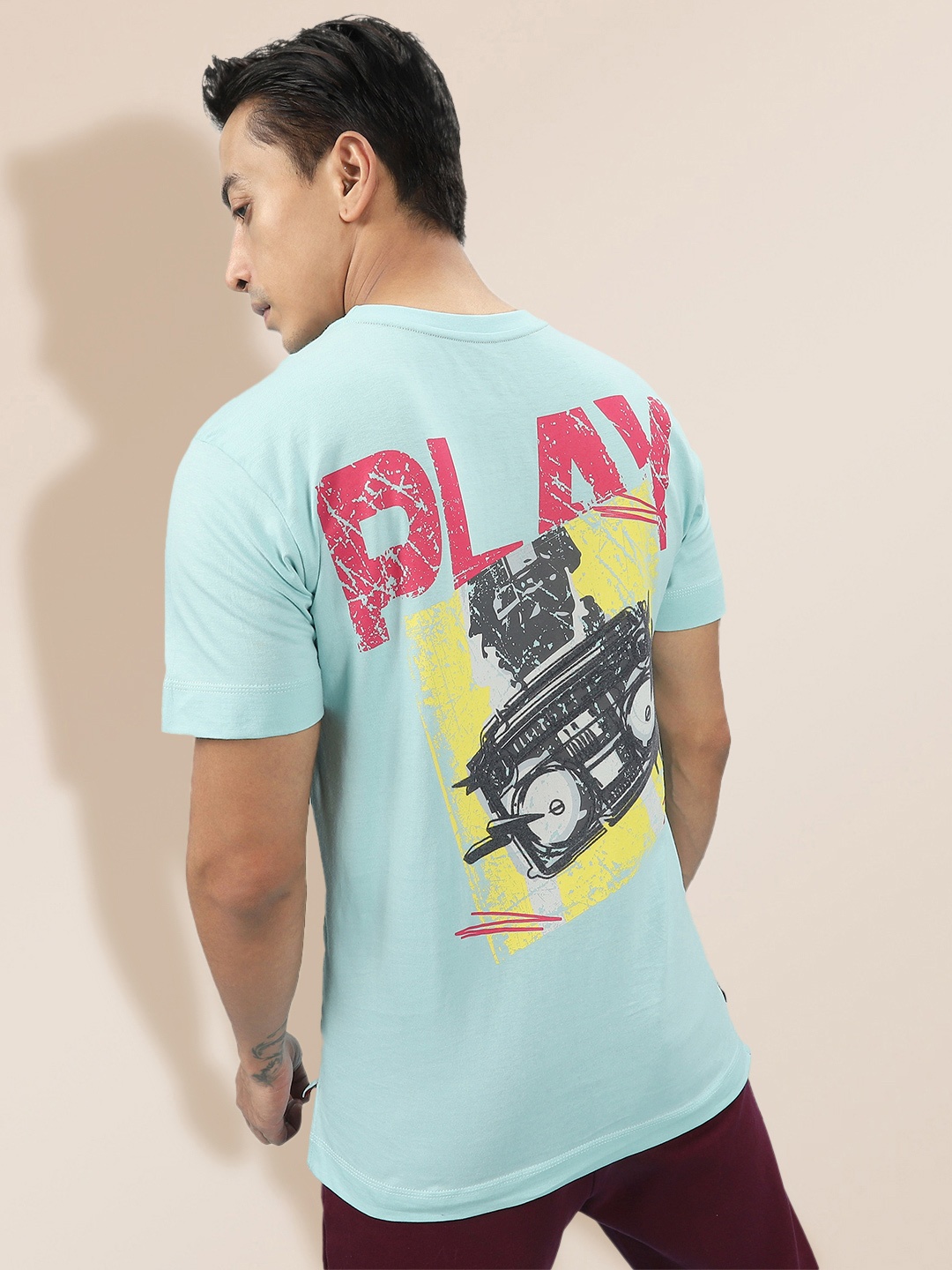 

KRA Men Turquoise Blue & Pink Pure Cotton T-shirt