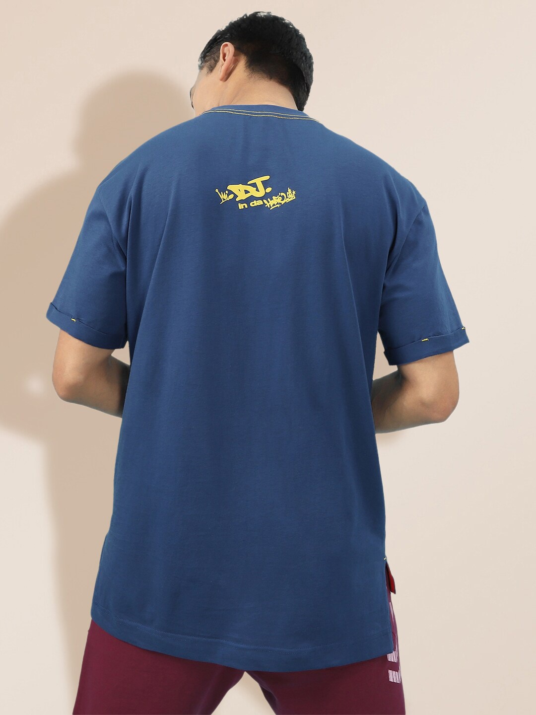 

KRA Men Navy Blue Typography Drop-Shoulder Sleeves Pure Cotton Loose T-shirt