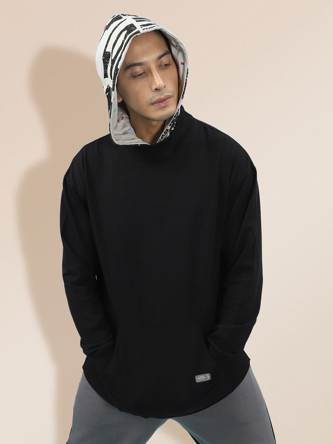 

KRA Men Black Hooded Cotton Sweatshirt