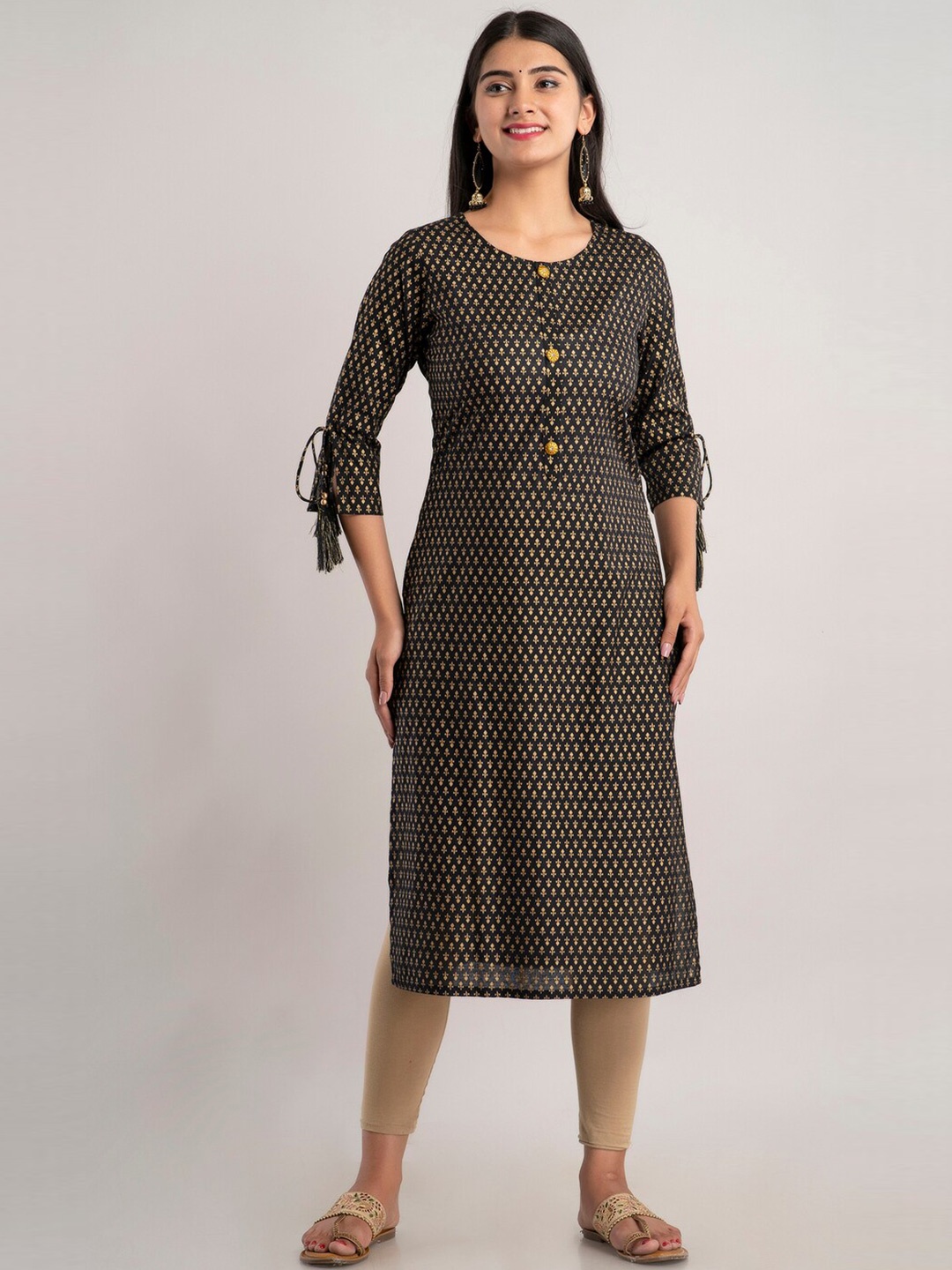 

MAUKA Women Black & Gold-Toned Ethnic Motifs Printed Kurta