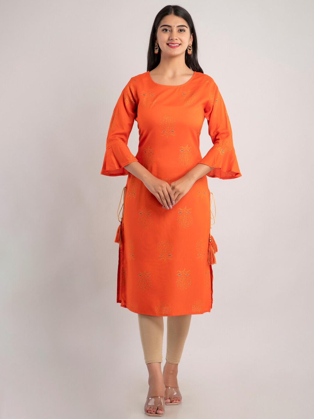 

MAUKA Women Orange & Gold-Toned Floral Printed Bell Sleeves Floral Kurta